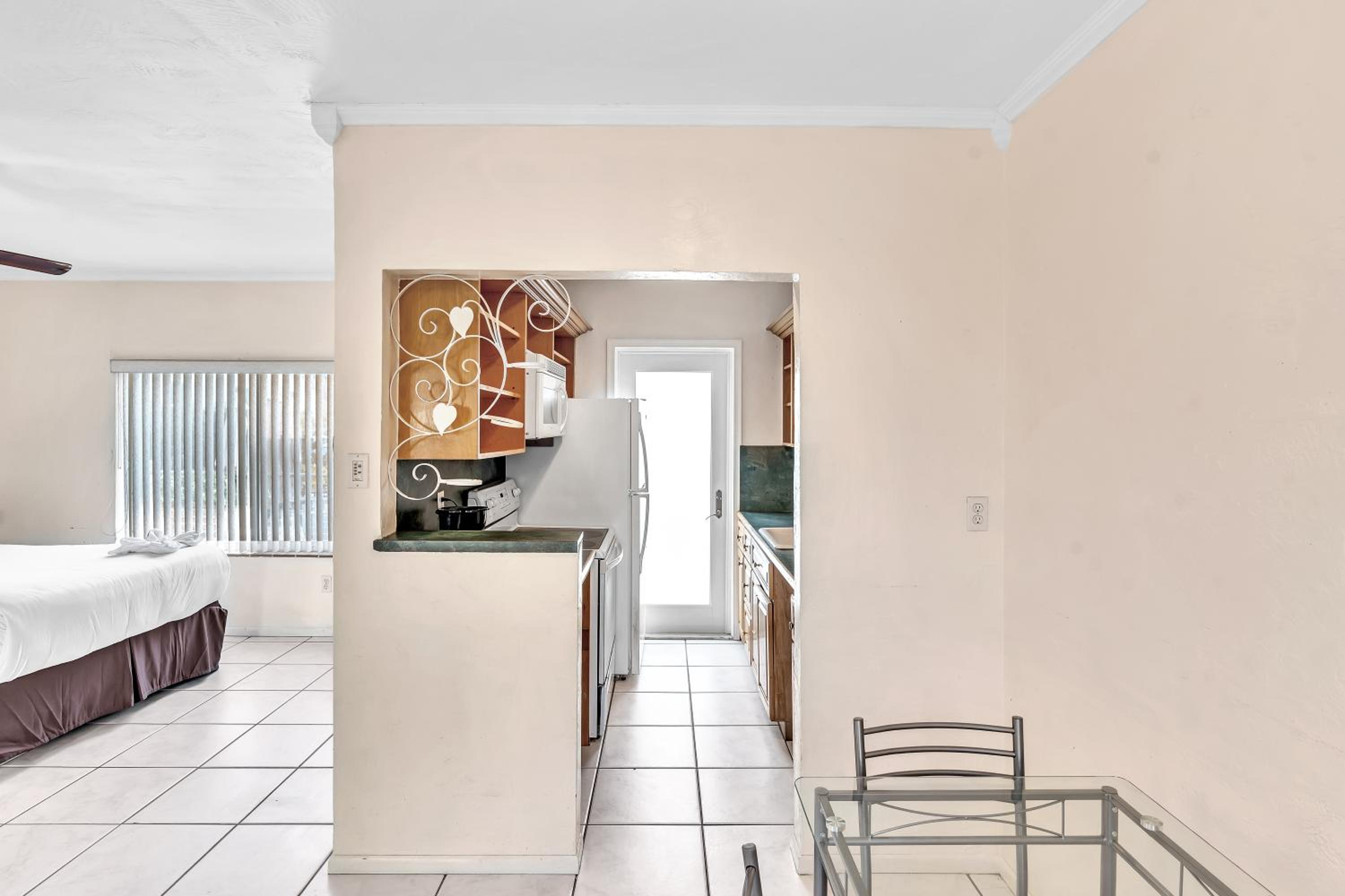 Apartment - Photo 2