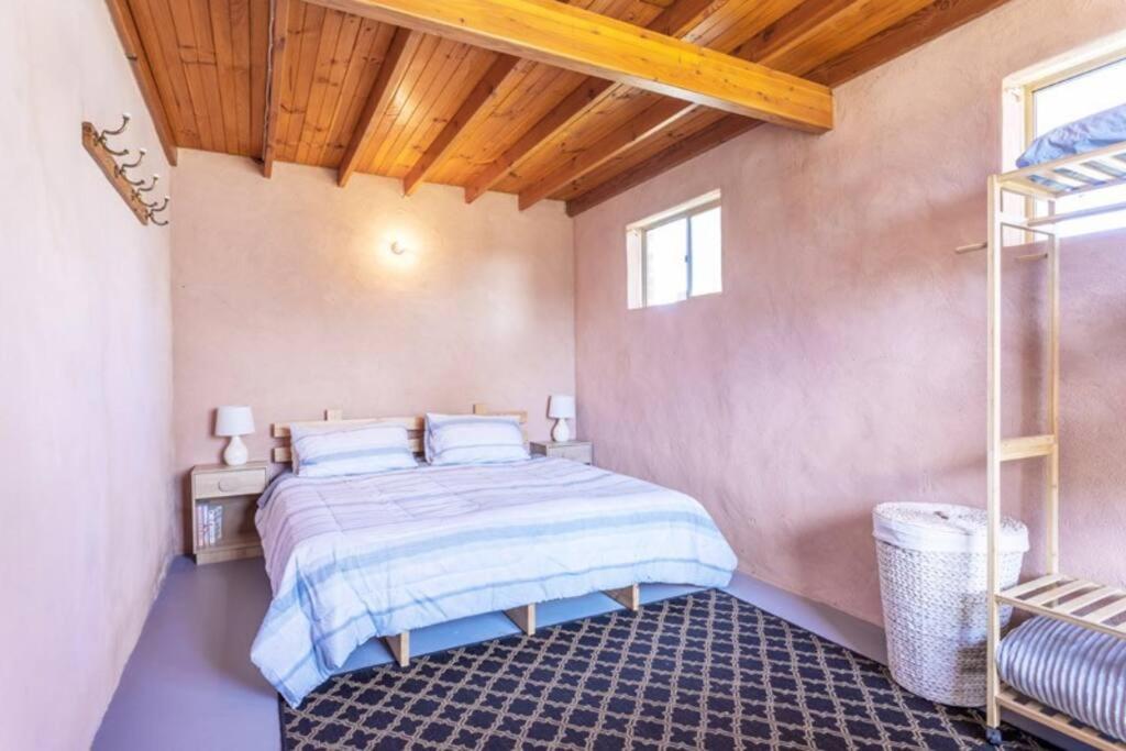 One-Bedroom House photo 1
