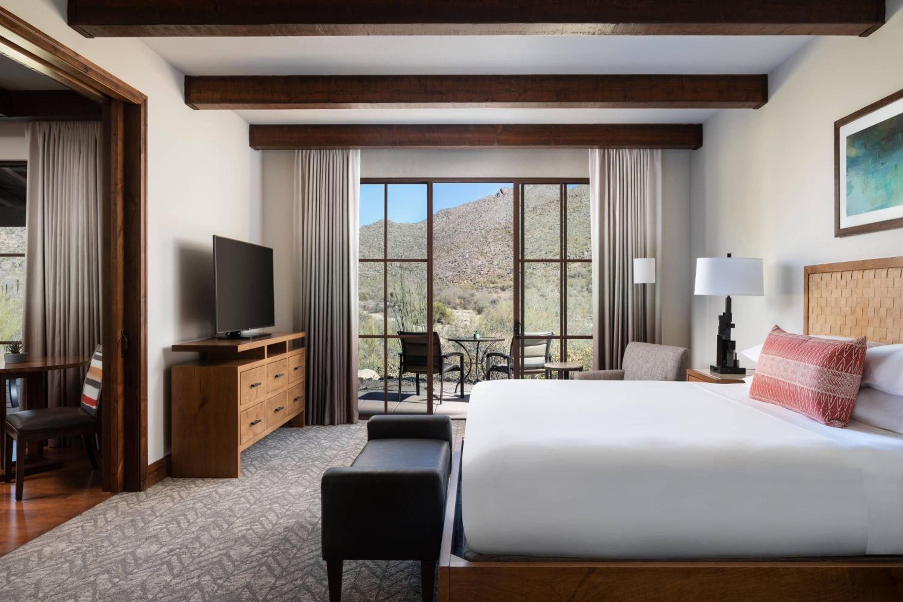One-Bedroom King Suite with Private Sofa Bed