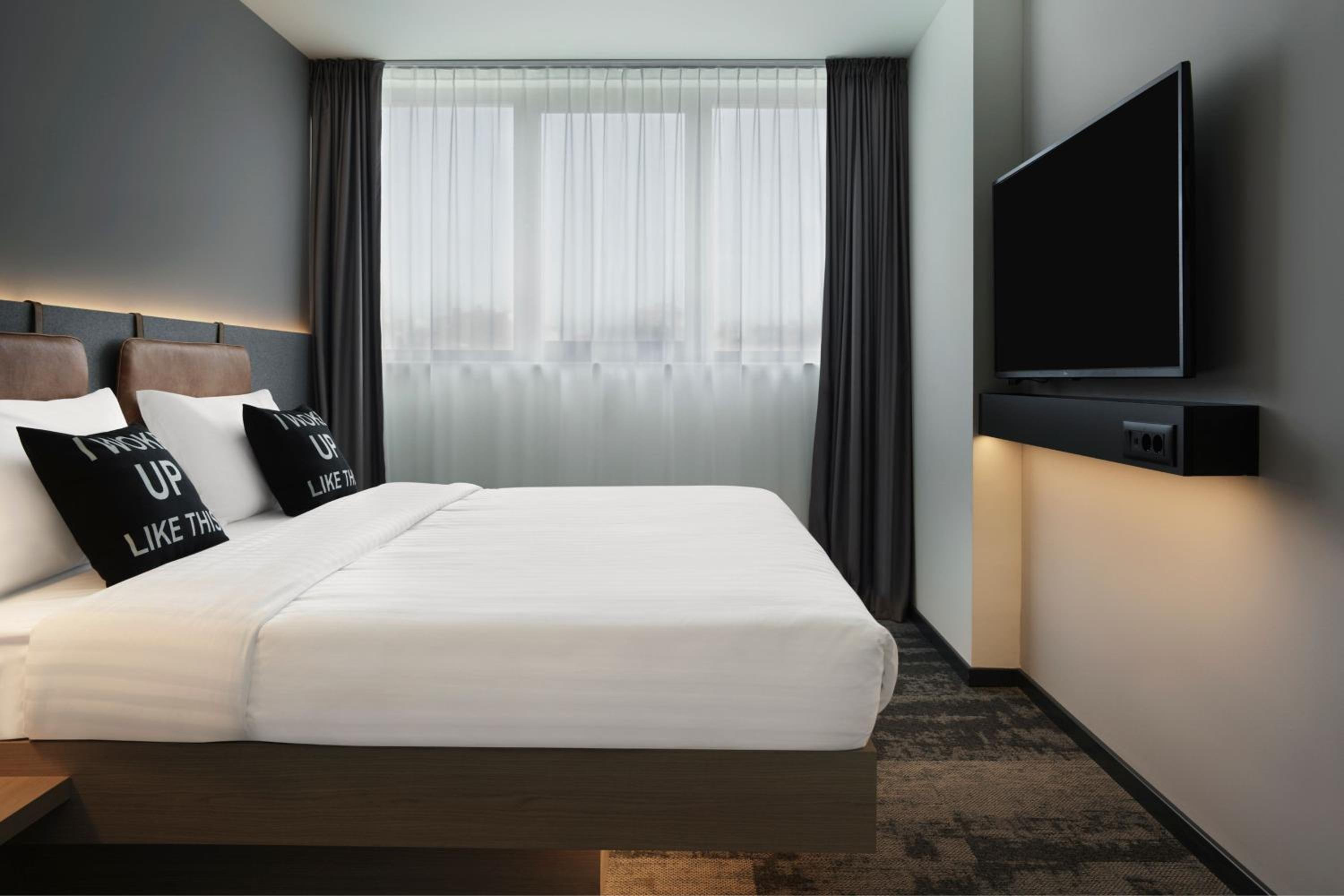 One-Bedroom Moxy Sweet Suite with City View - Photo 1