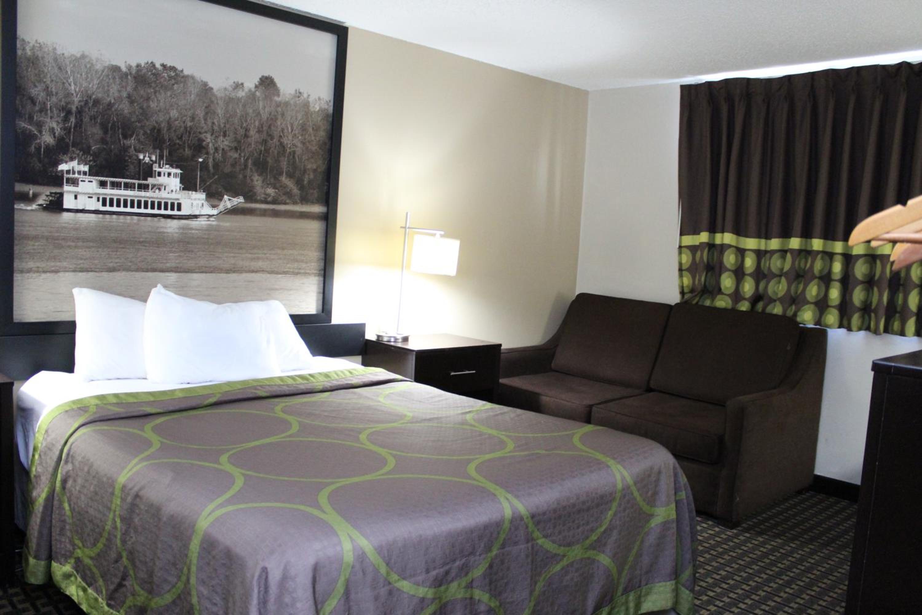 Queen Room - Non-Smoking - Photo 23