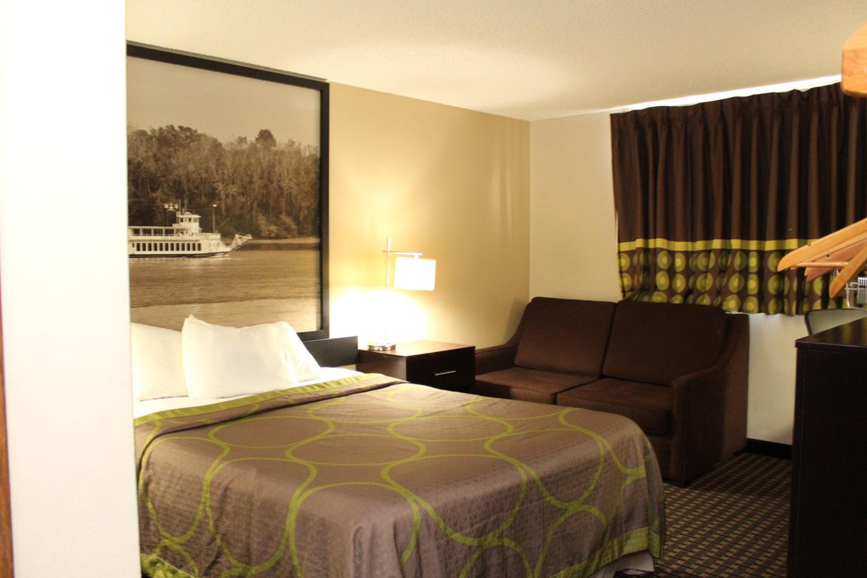 Queen Room - Non-Smoking - Photo 24