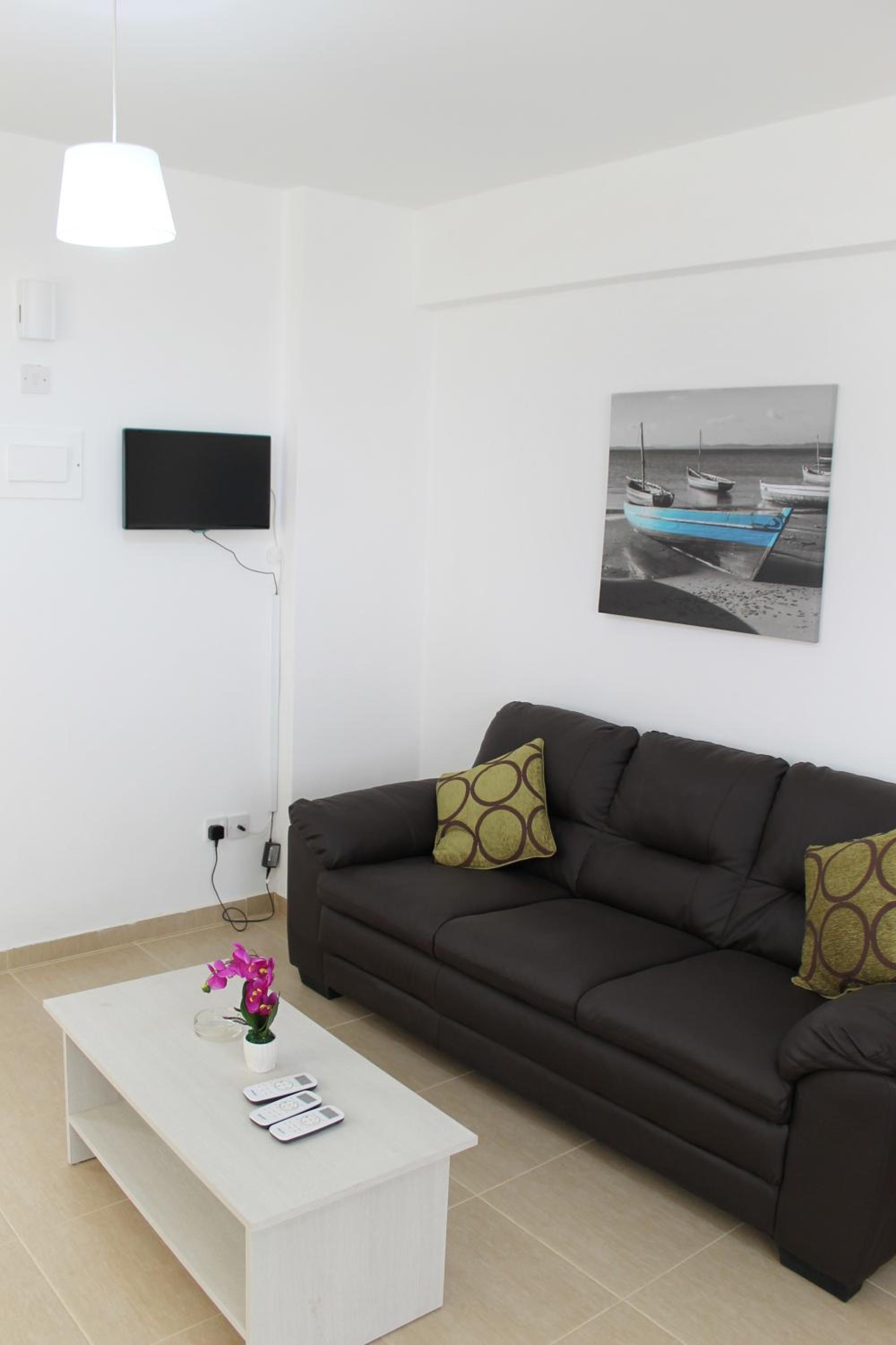 Two-Bedroom Apartment without Balcony photo 1