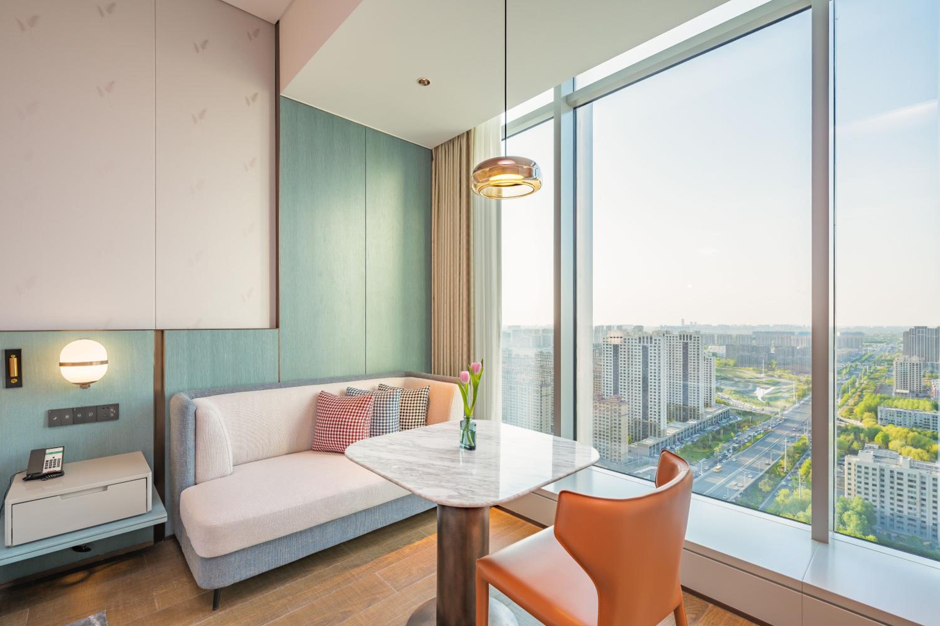 Standard King Room with City View photo 2