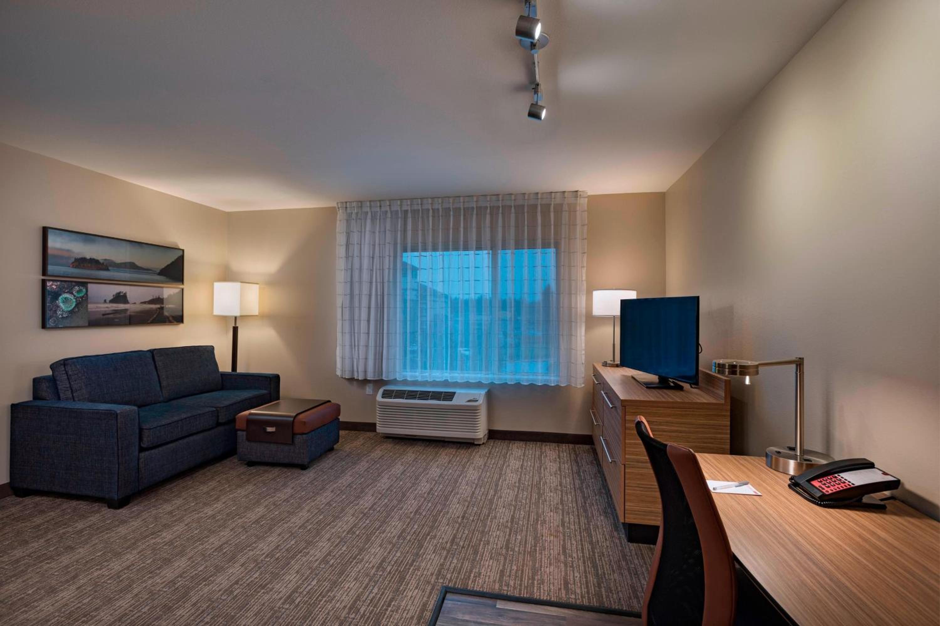 One-Bedroom King Suite with Sofa Bed - Hearing Accessible photo 1