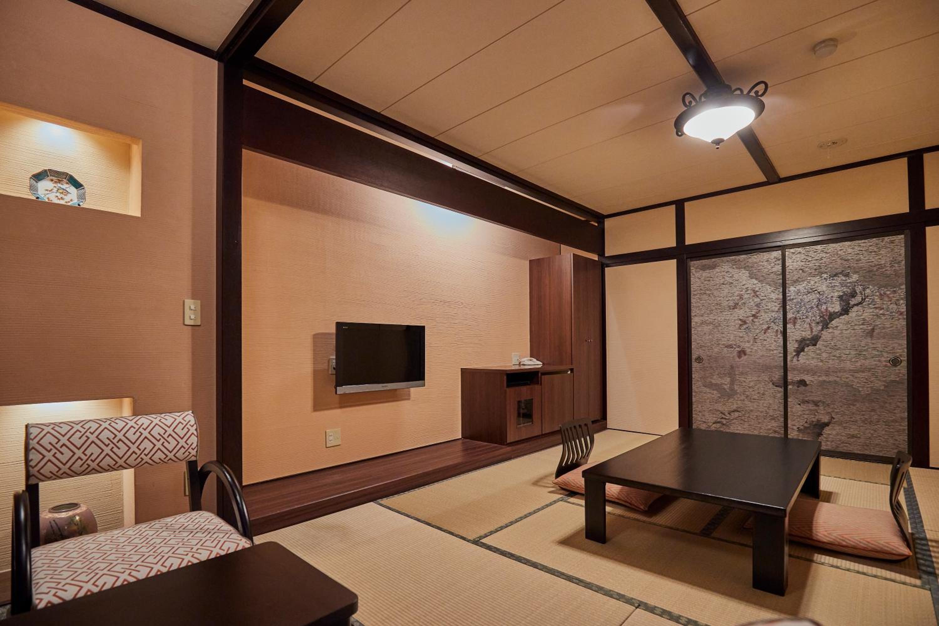 Economy Triple Room