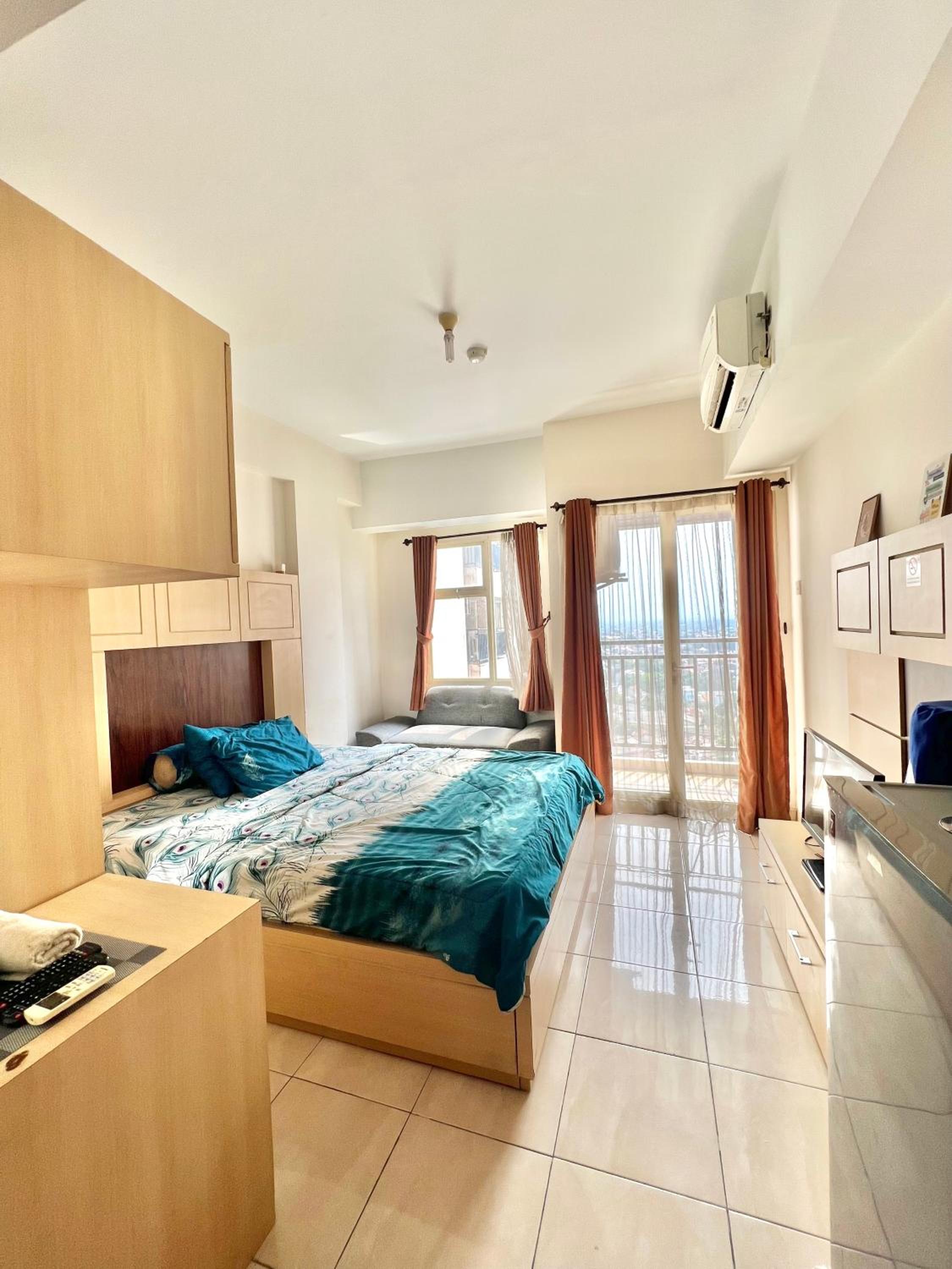 One-Bedroom Apartment photo 2