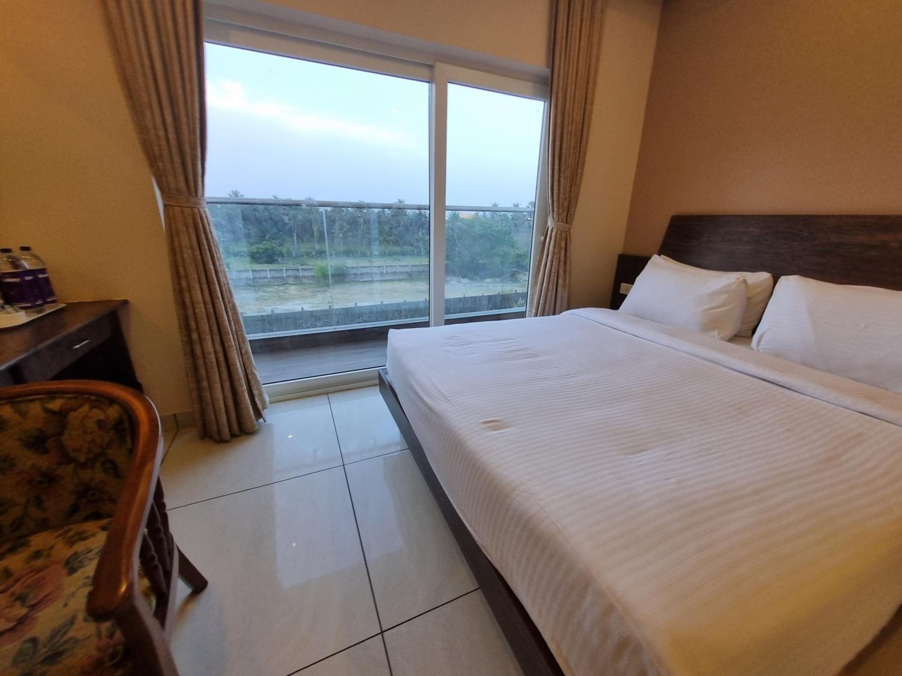 Deluxe Family Suite photo 1