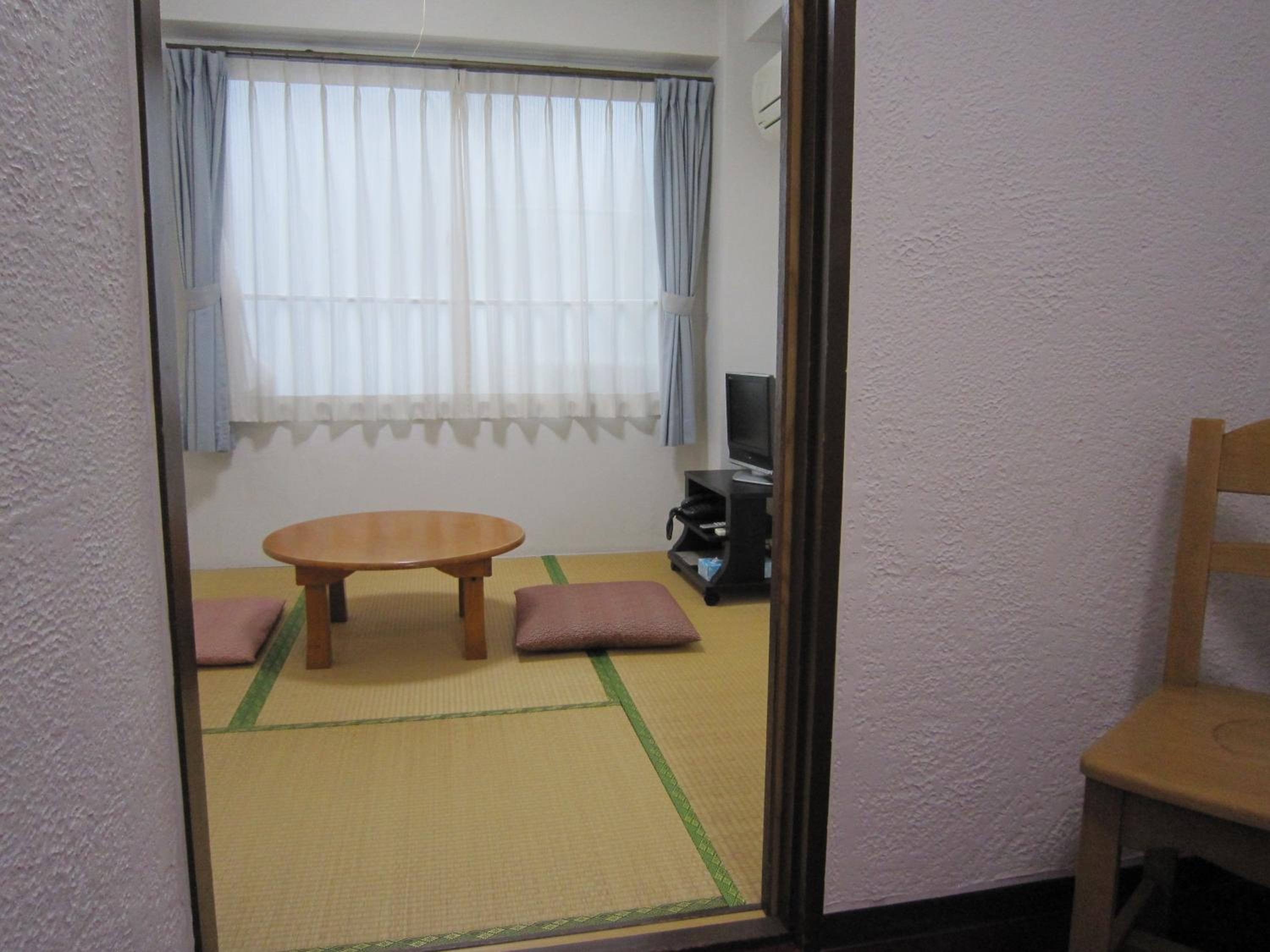 Single Room with Private Bathroom photo 1