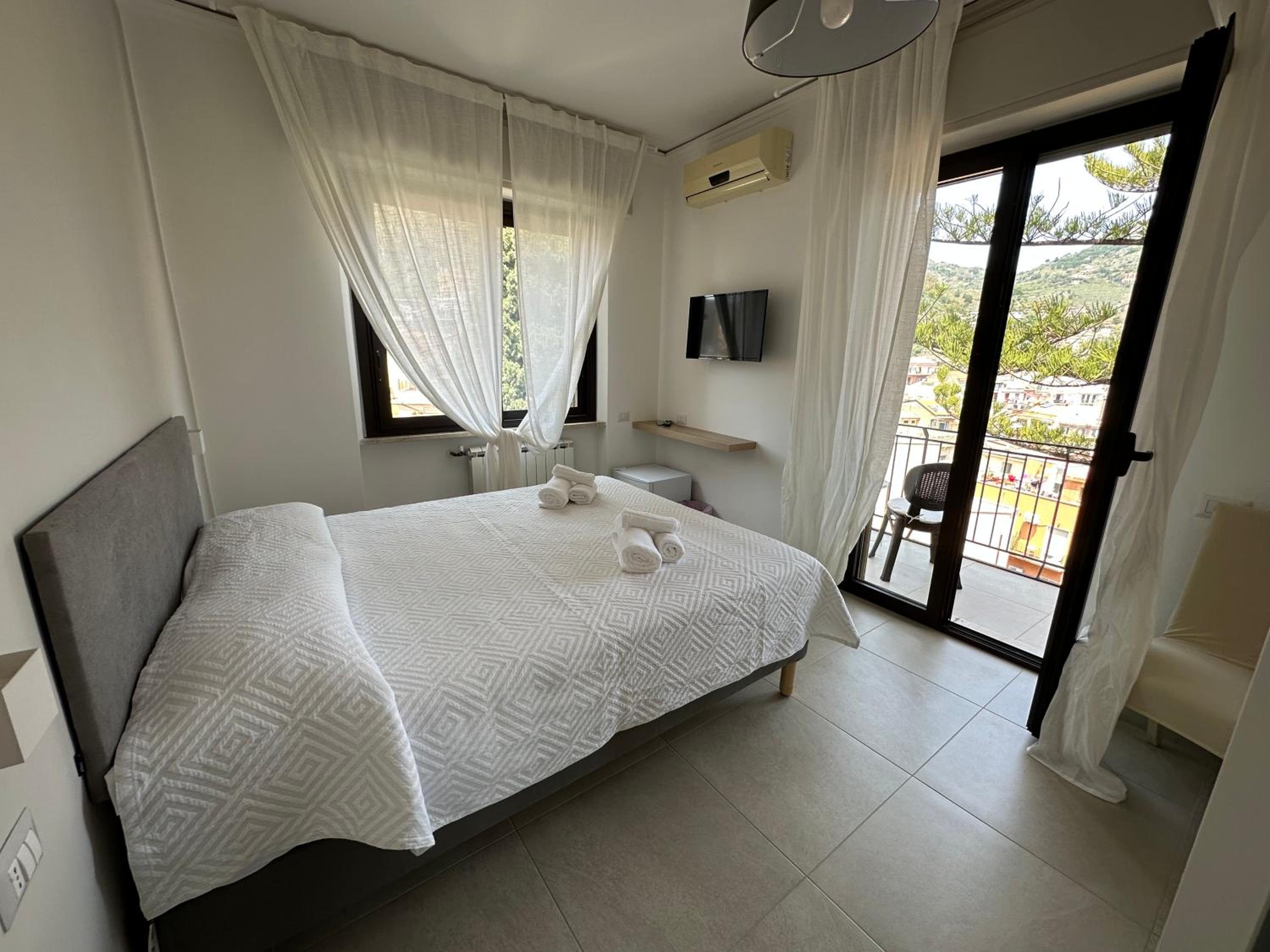 Double Room with Sea View photo 1