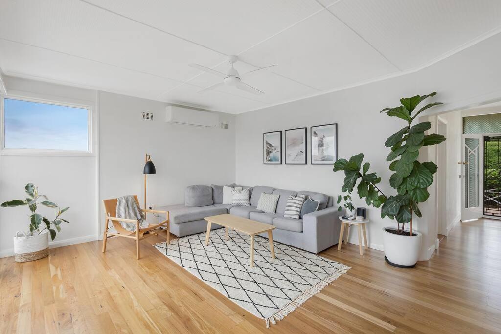 Three-Bedroom House photo 3