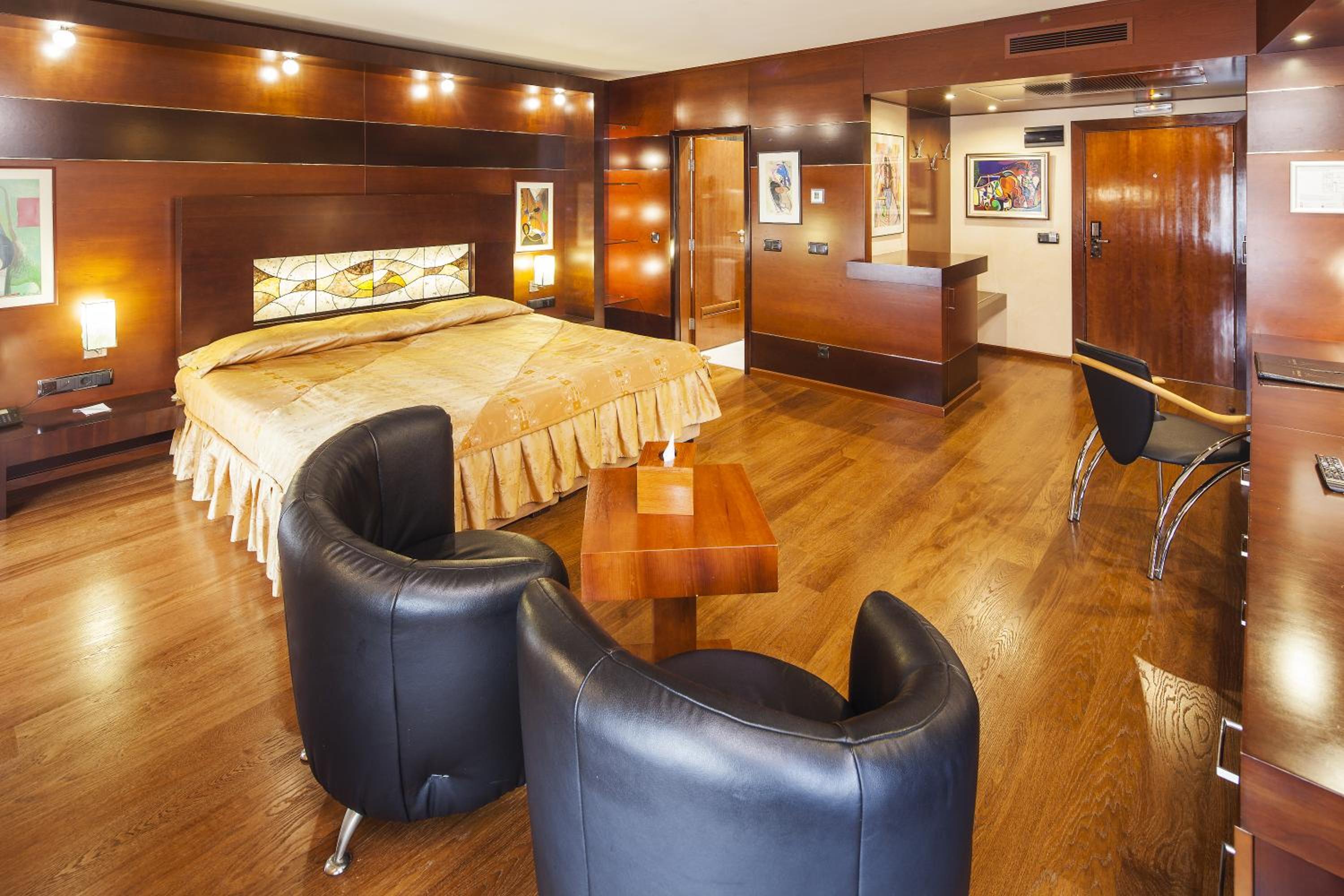 Double or Twin Room - Photo 1