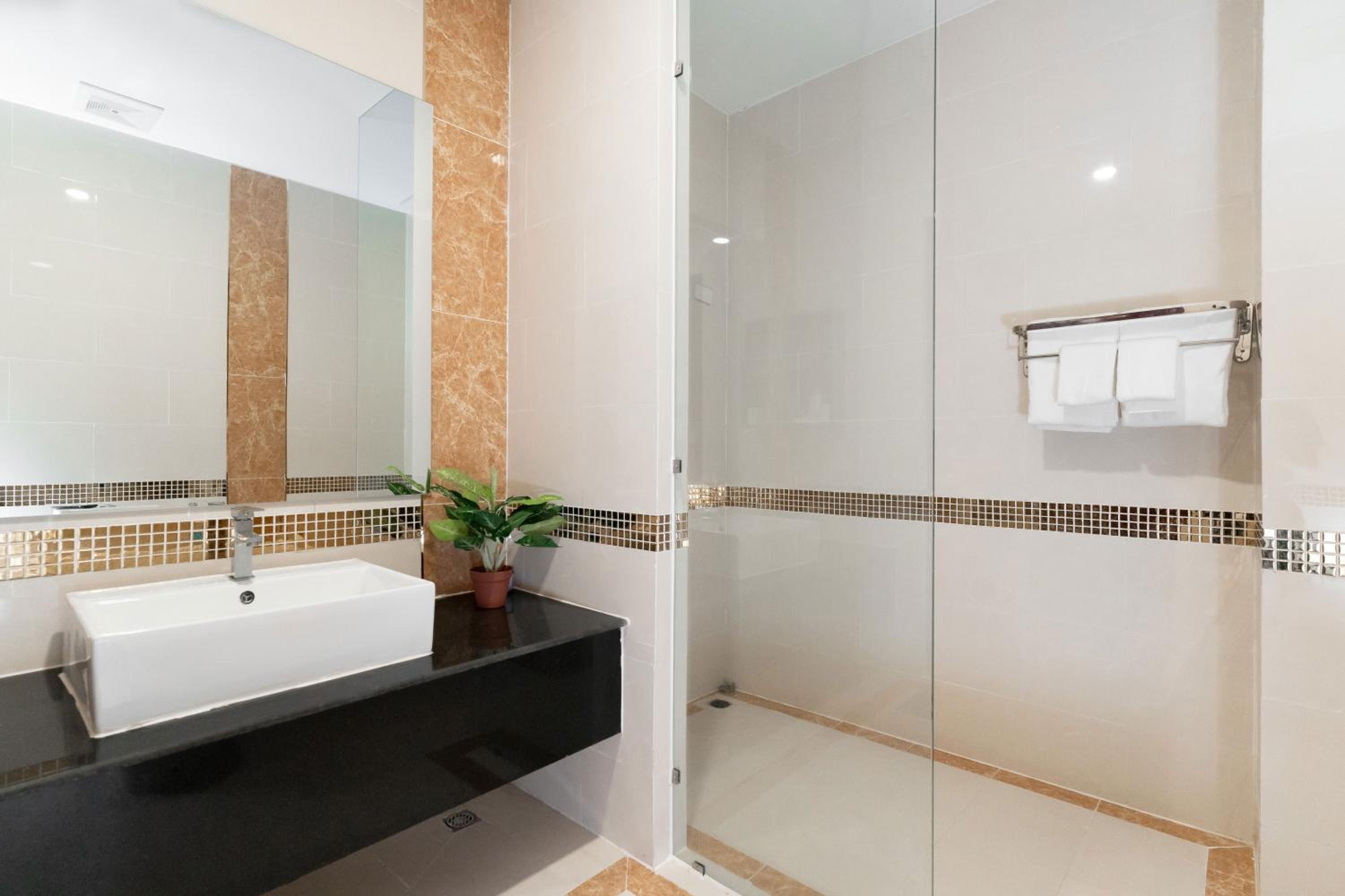 Standard Double Room - Photo 5