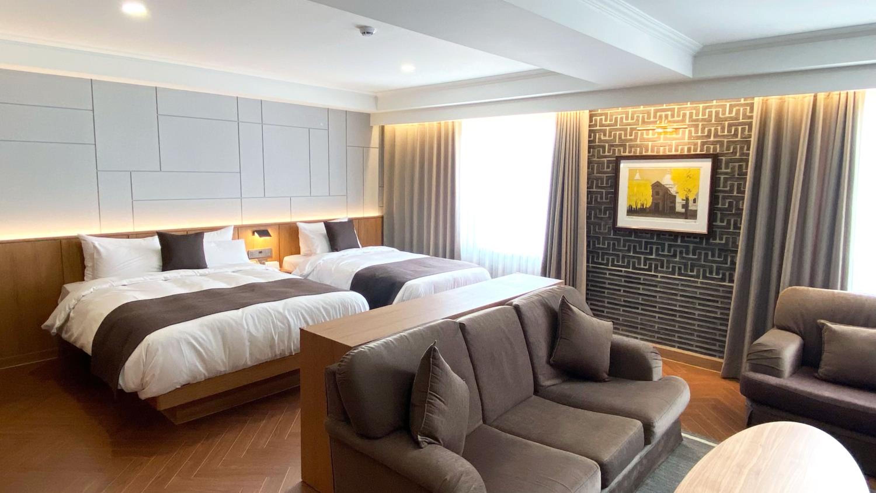 Imperial Suite with Lake View photo 2
