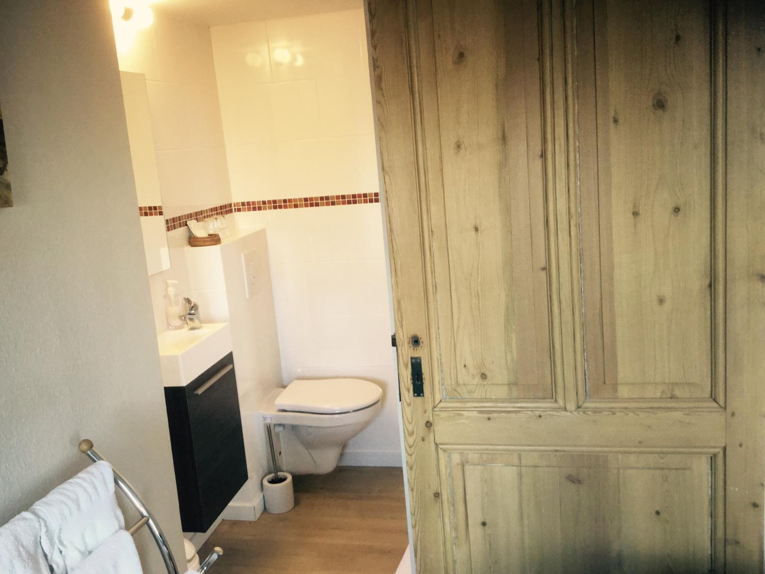 Small Double Room - Photo 2