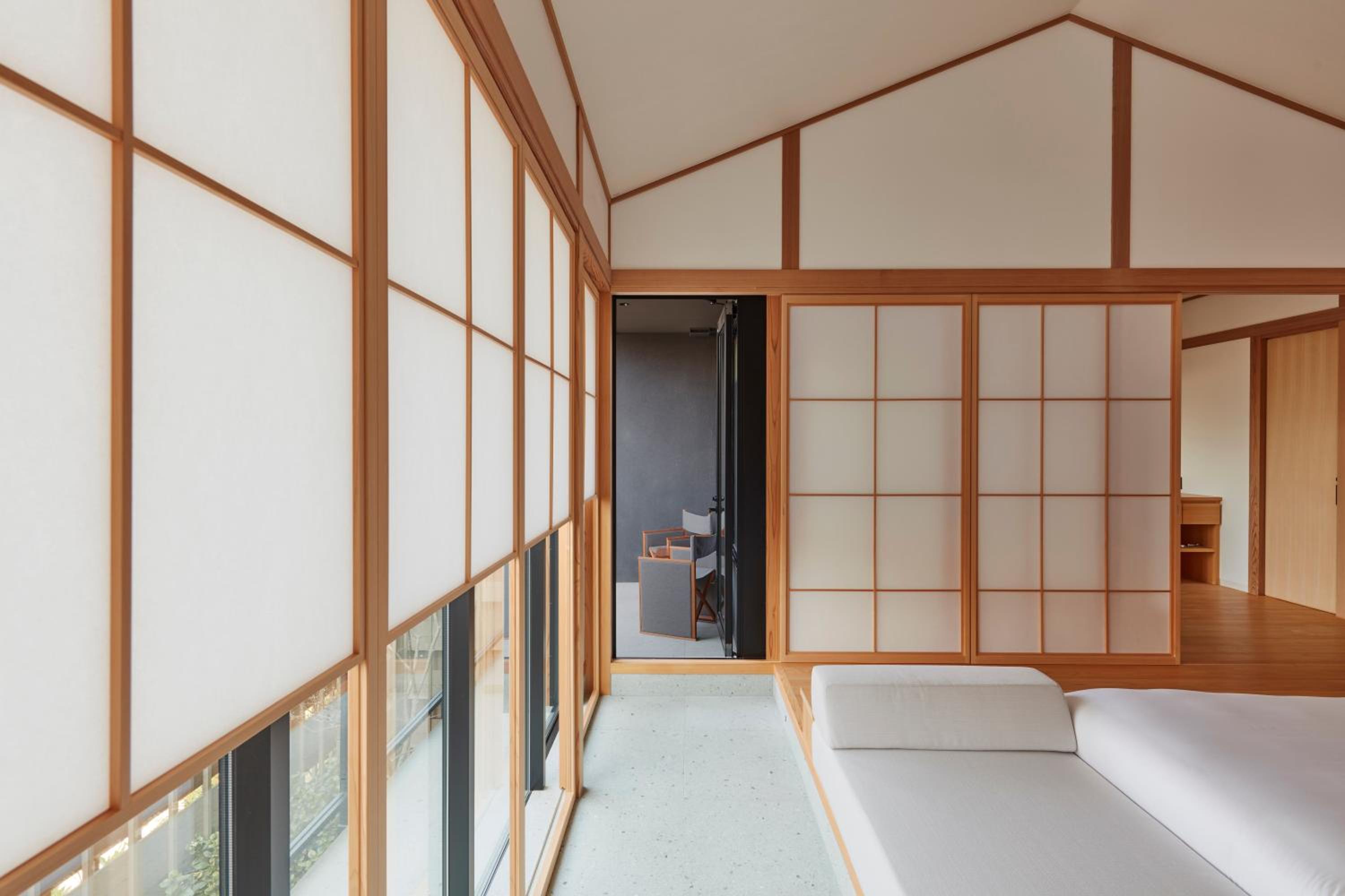 Twin Room with Balcony - Photo 8