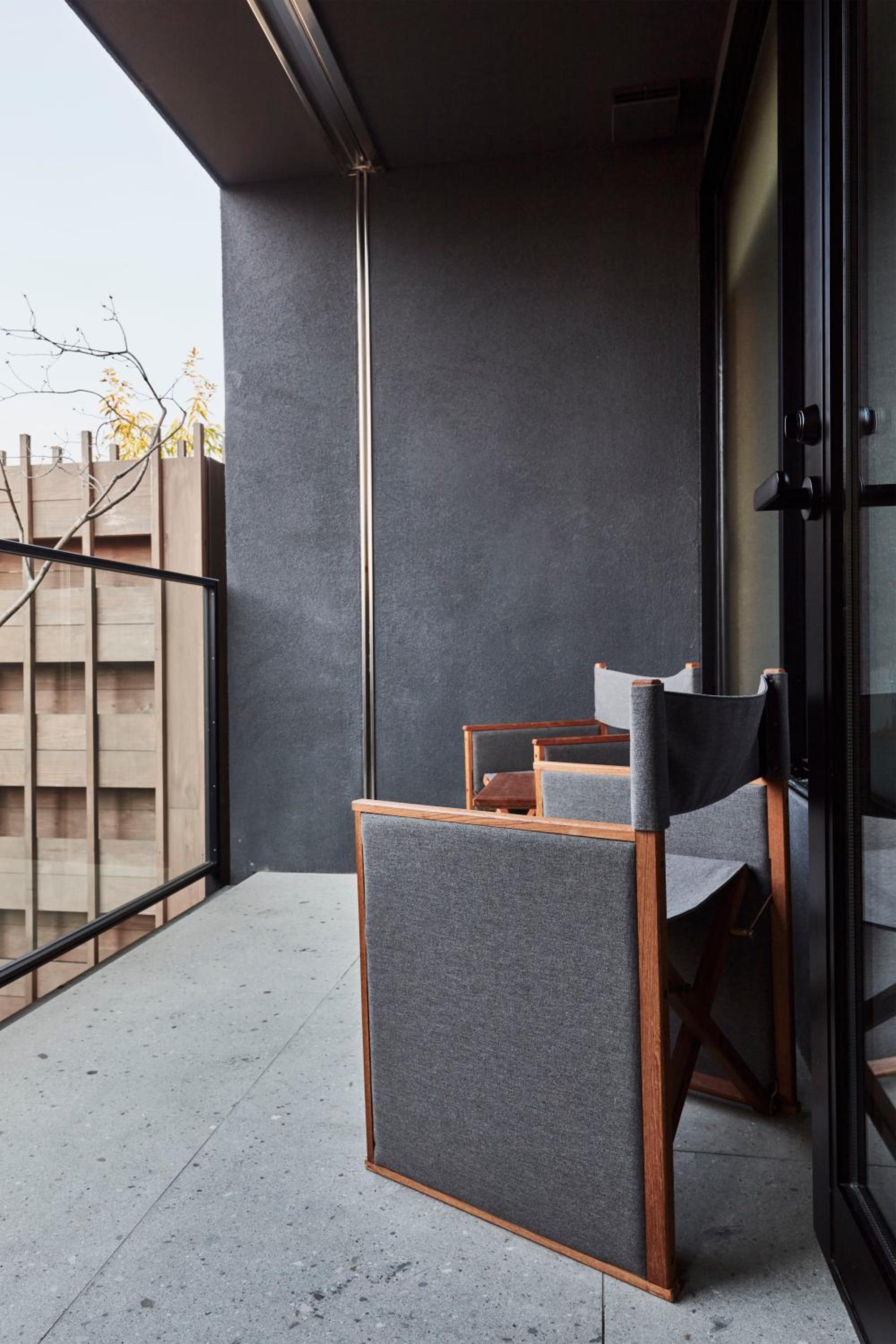 Twin Room with Balcony - Photo 3