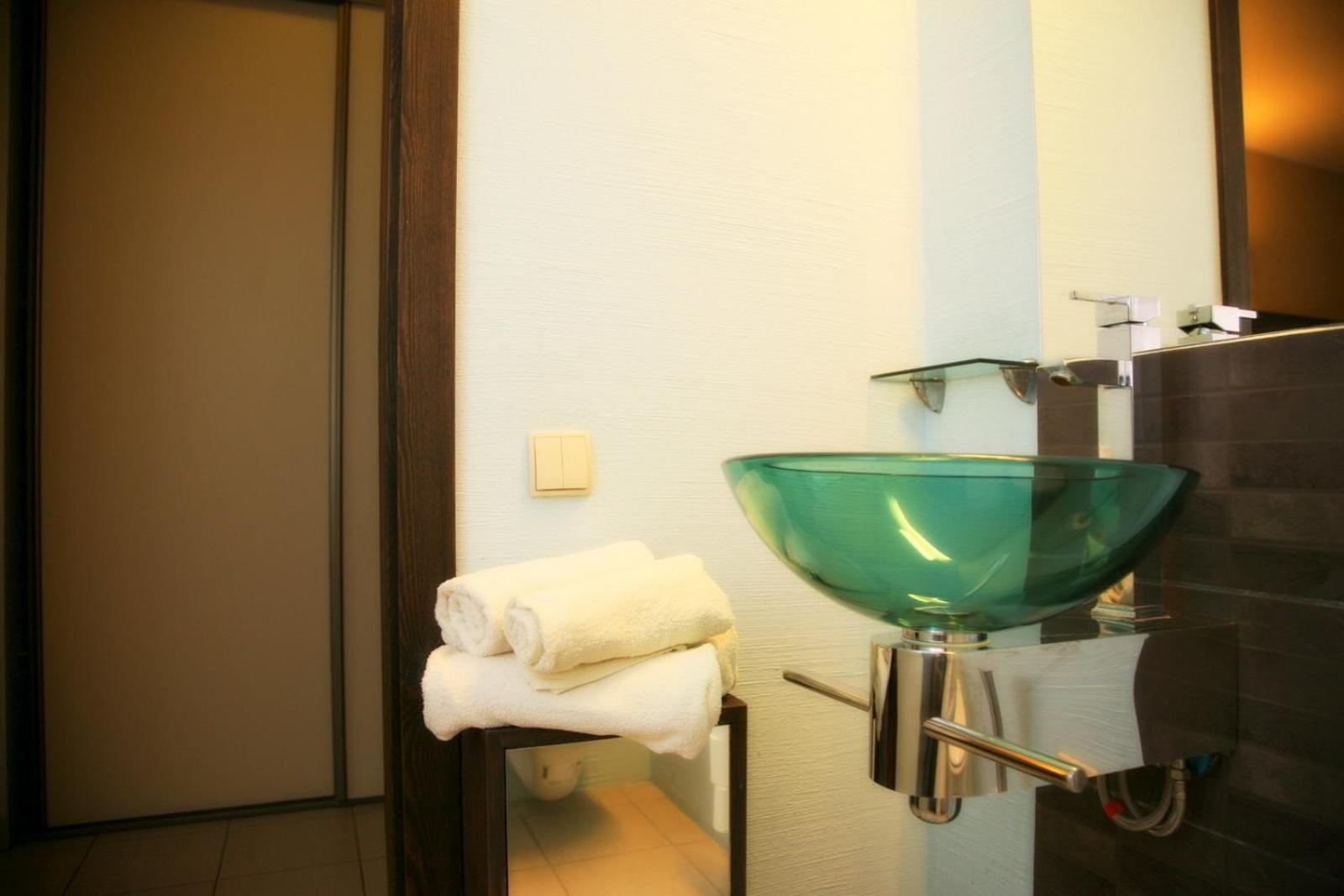 Deluxe Double or Twin Room with Lake View photo 3