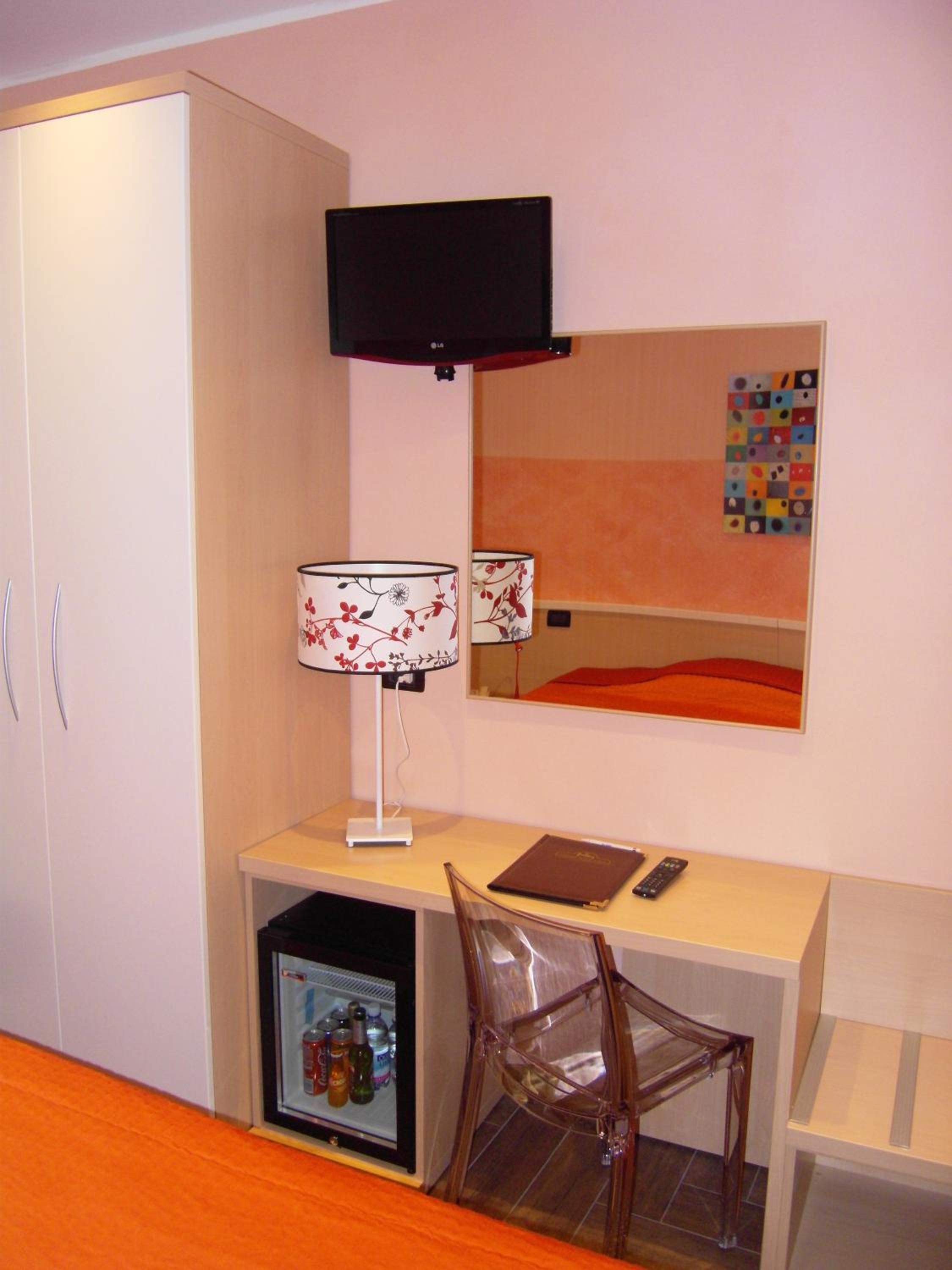 Double or Twin Room - Photo 37