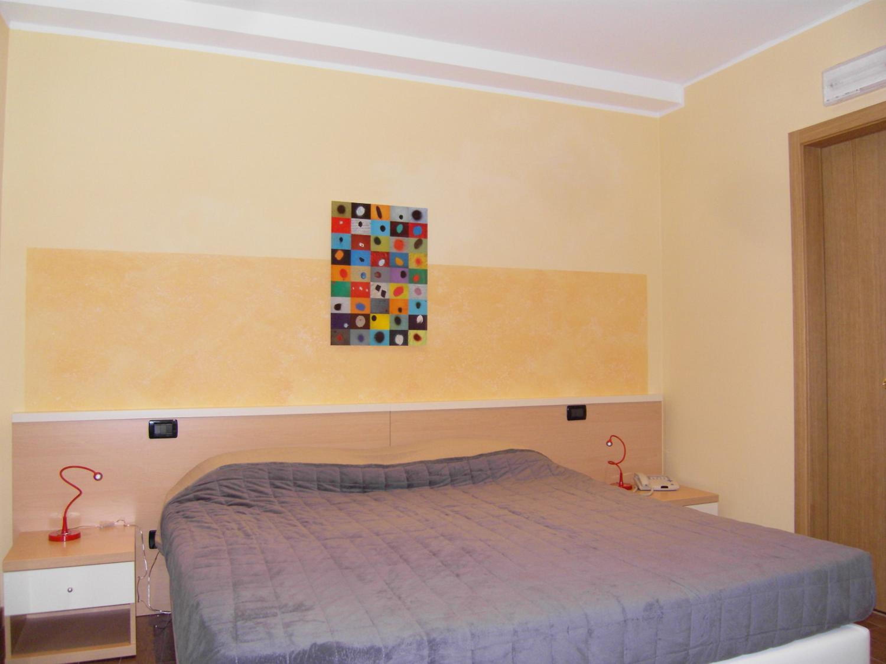 Double or Twin Room - Photo 8