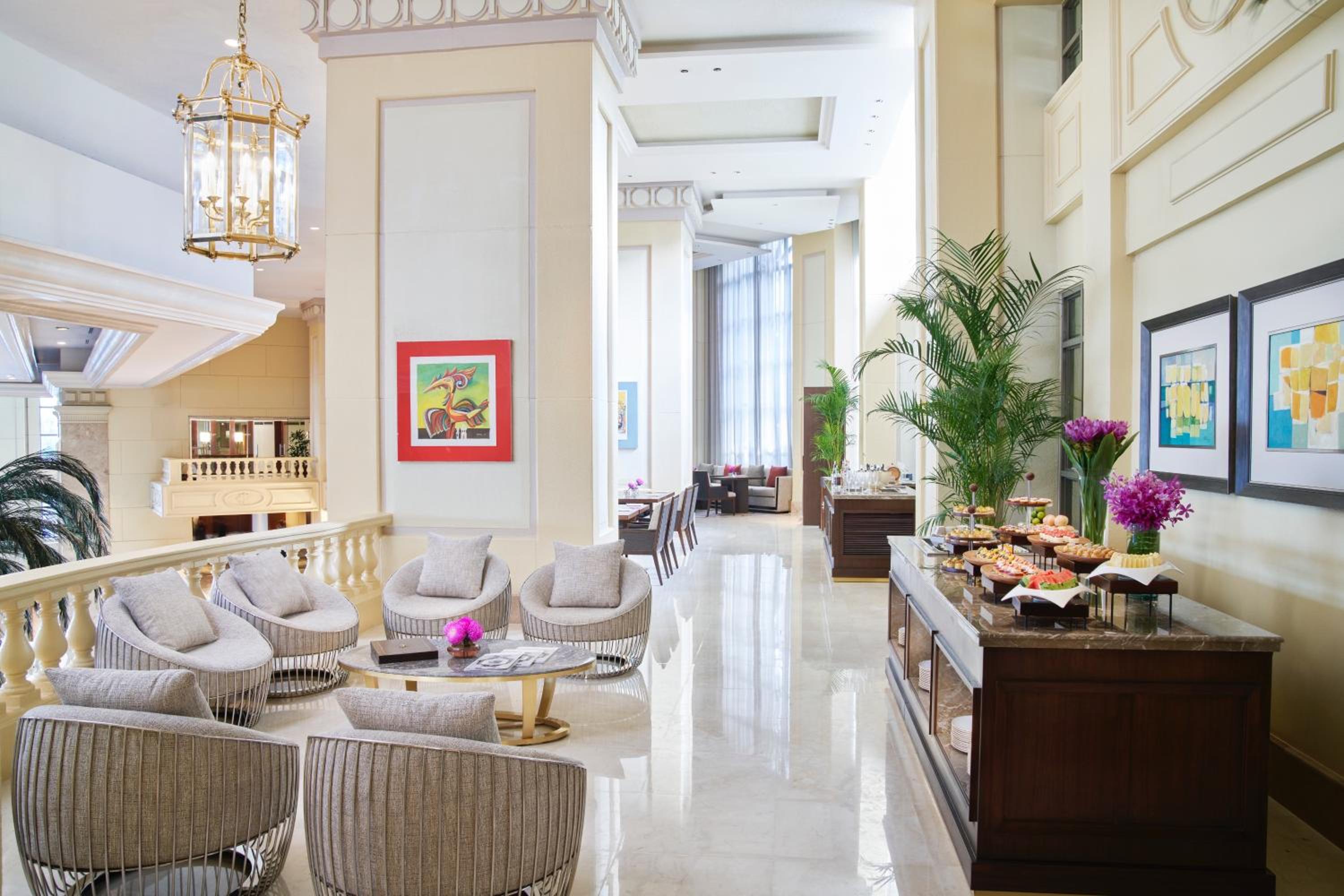 Premier Suite - Photo 2