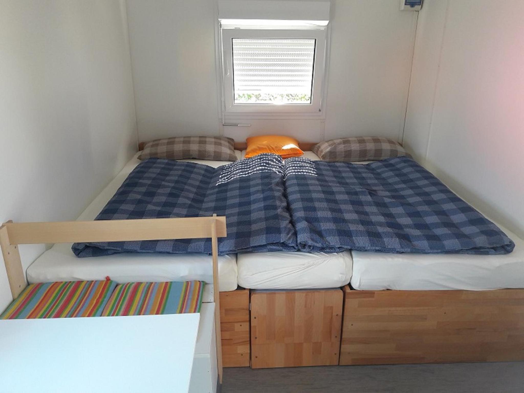 Mobile Home - Photo 7