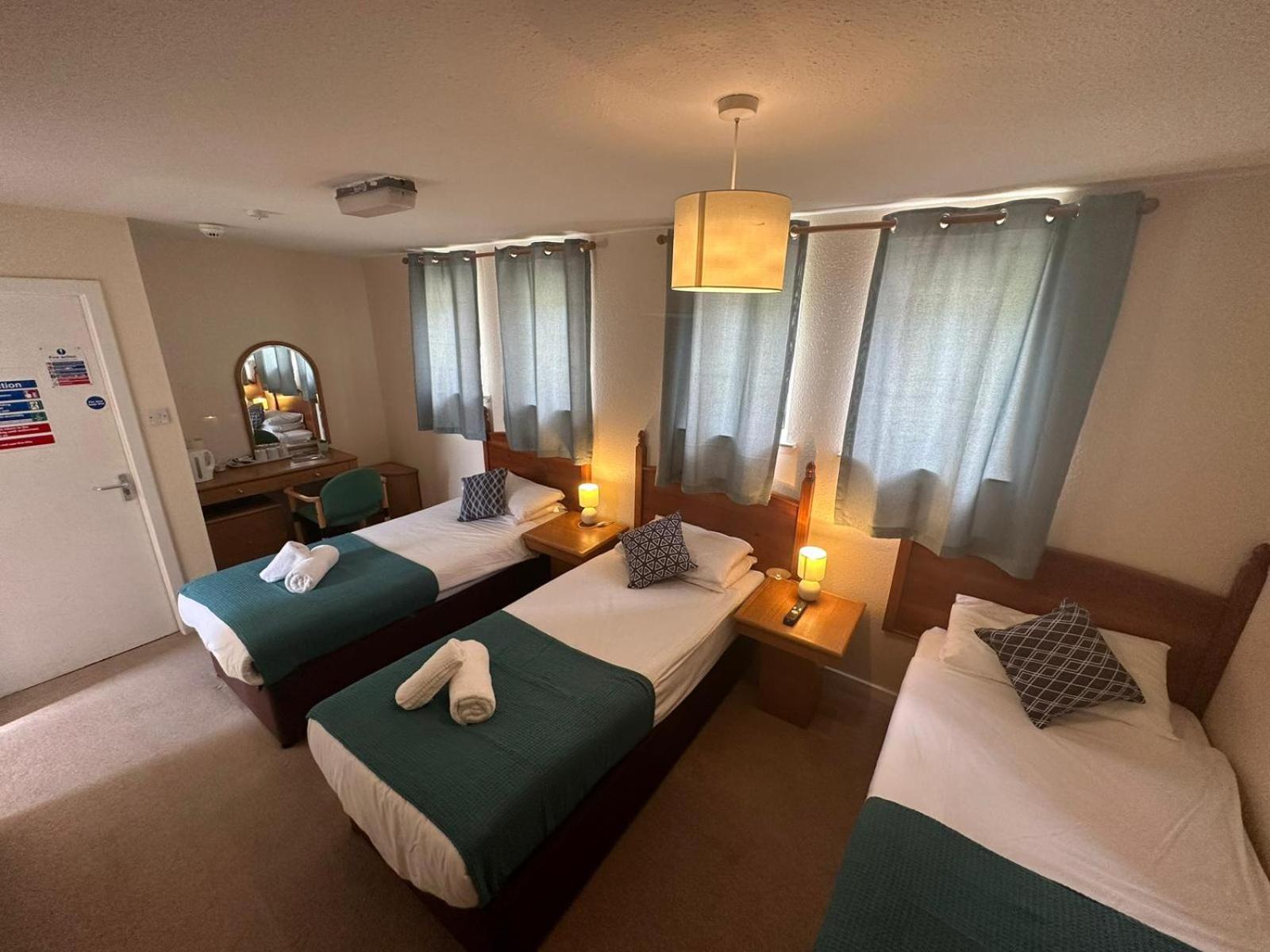 Standard Triple Room photo 2