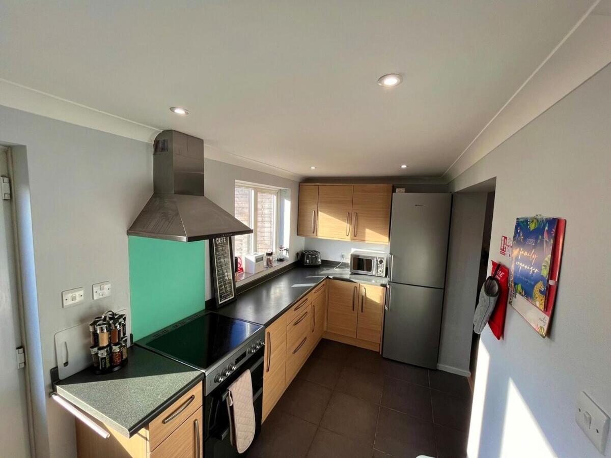 Three-Bedroom House photo 3