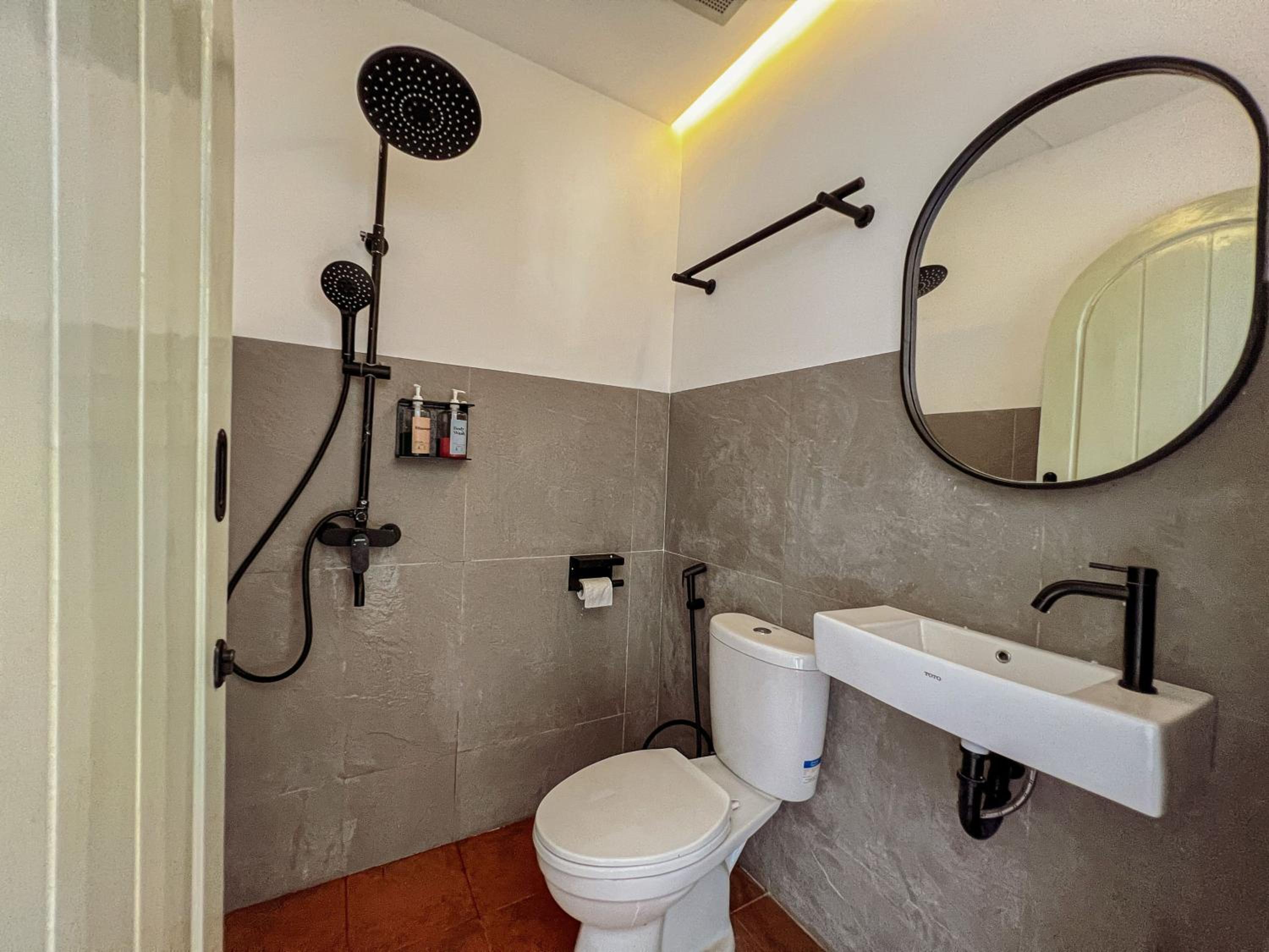 Deluxe Double Room with Balcony and Sea View - Photo 3