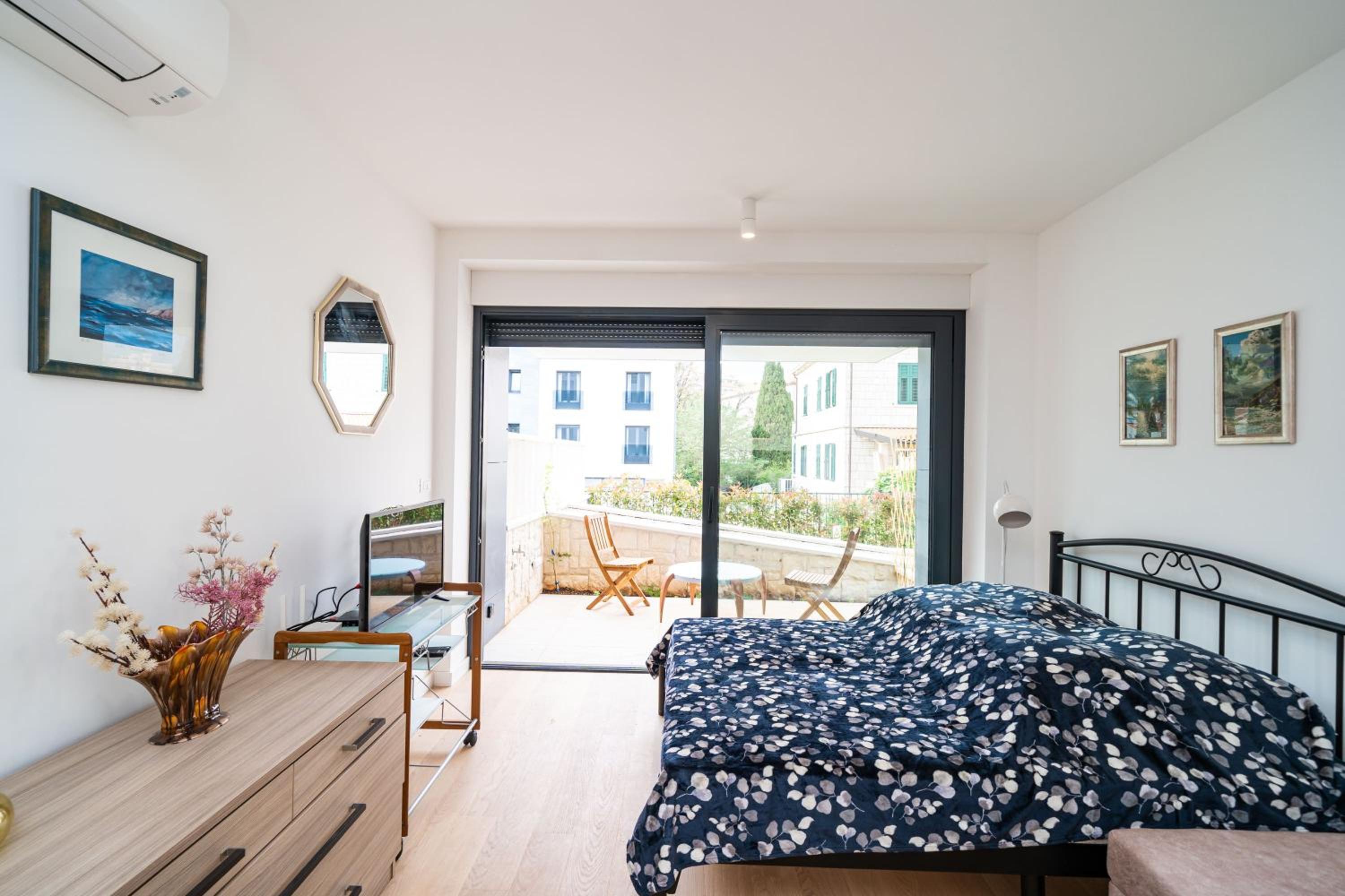 Studio Apartment with Balcony