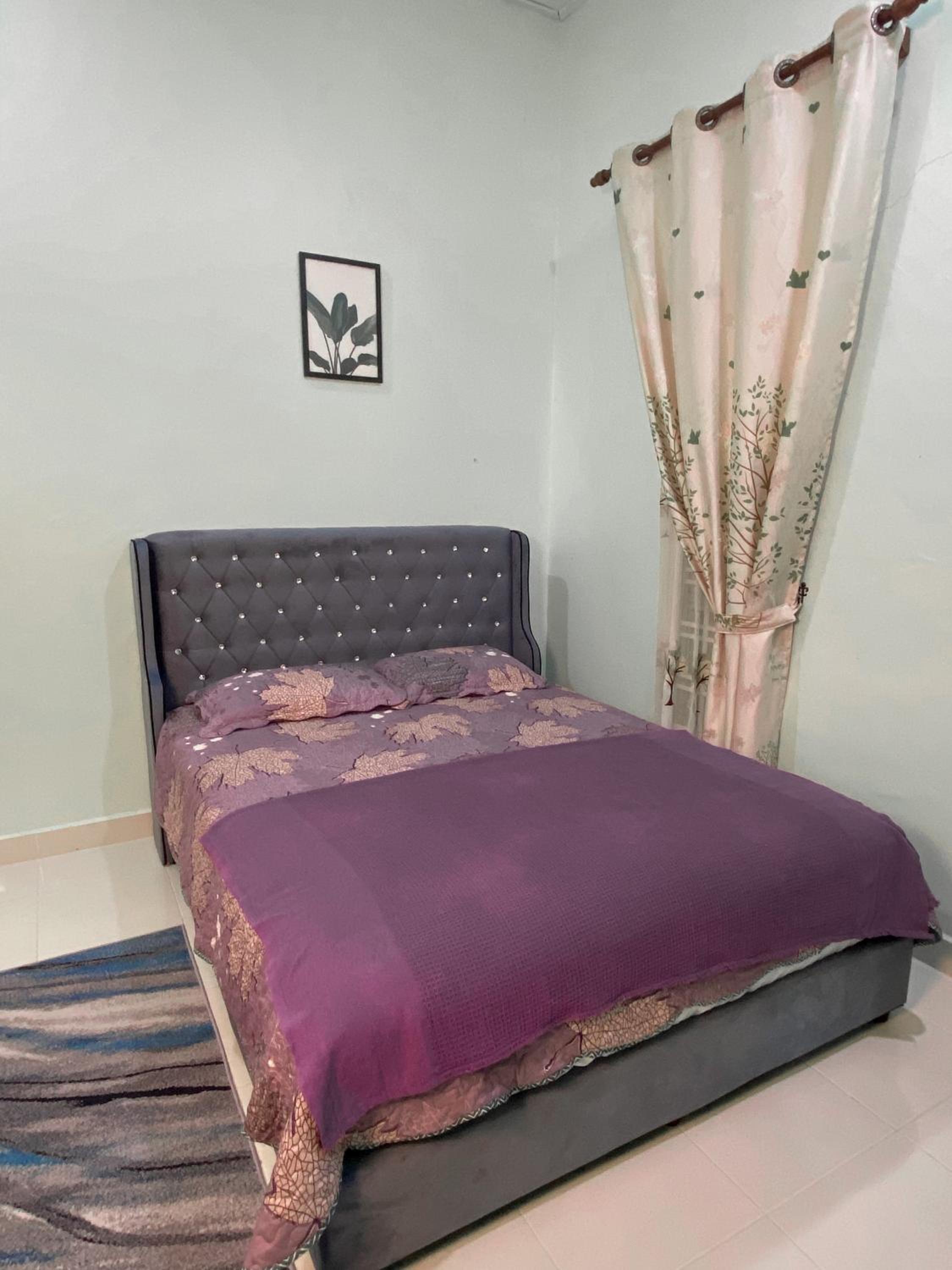 Three-Bedroom House photo 3