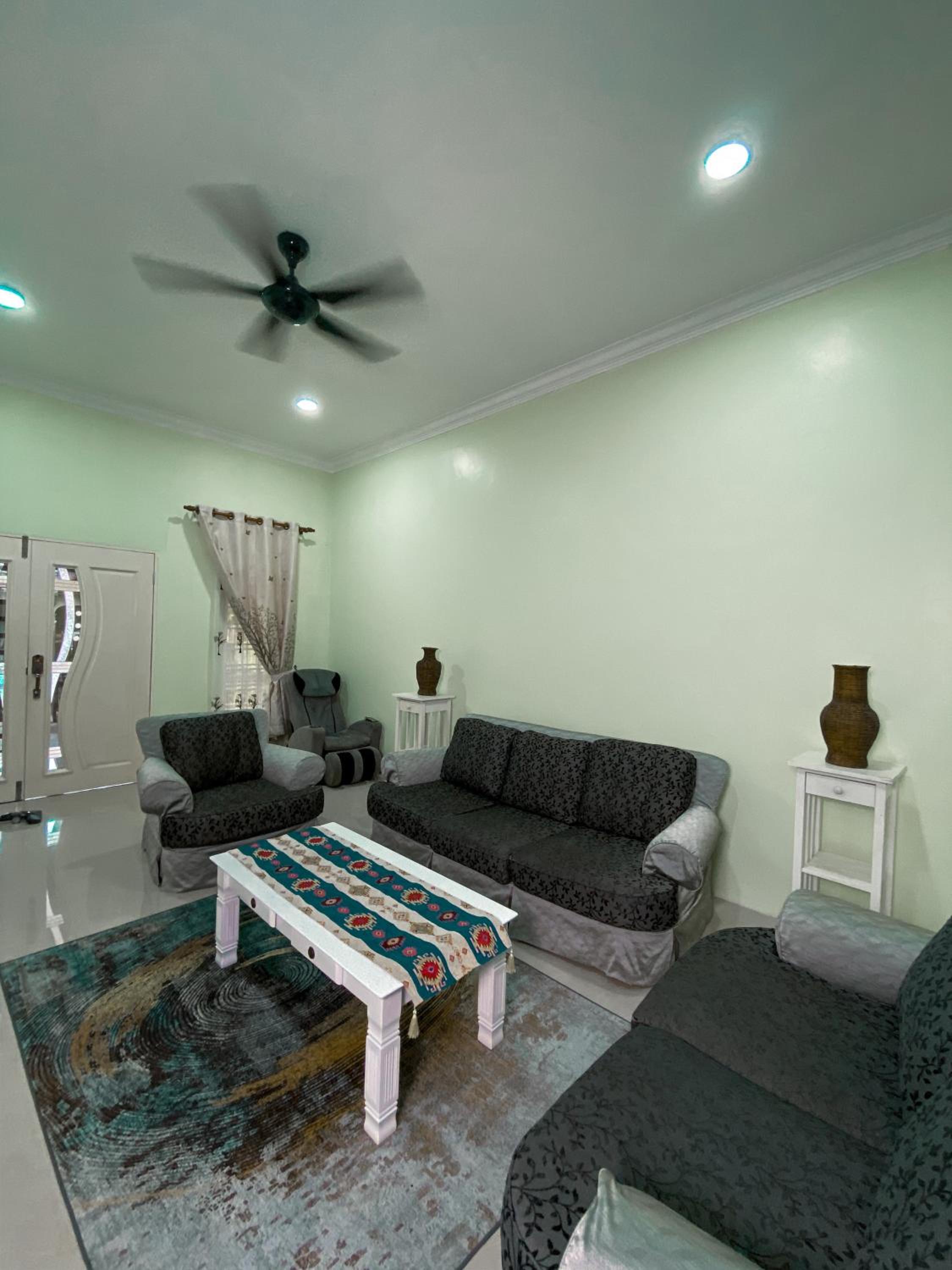 Three-Bedroom House photo 1