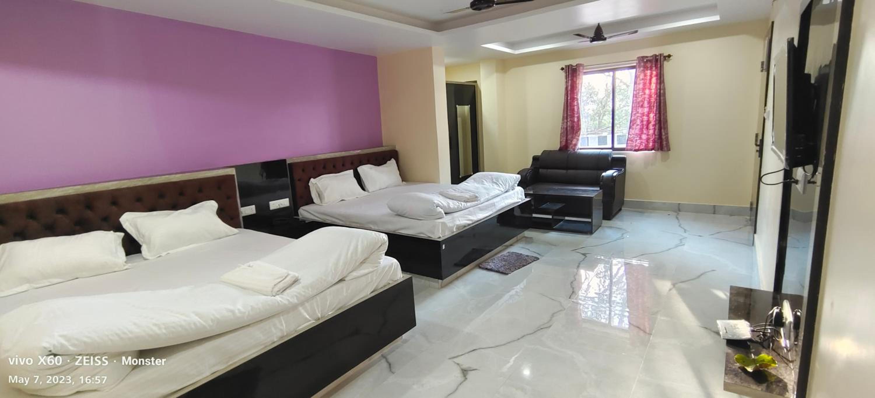 Deluxe Quadruple Room - Photo 9