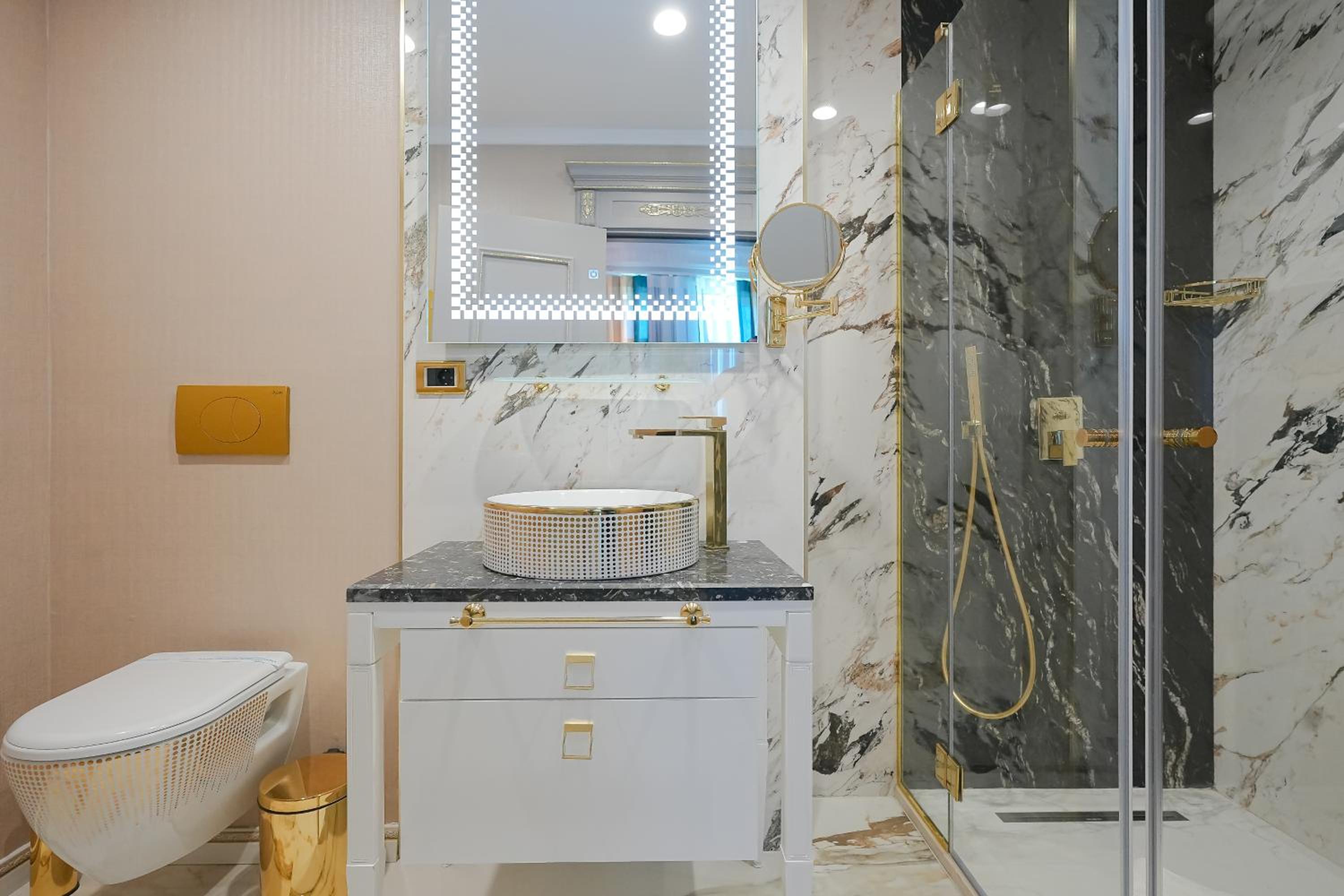 Deluxe Suite - Photo 15