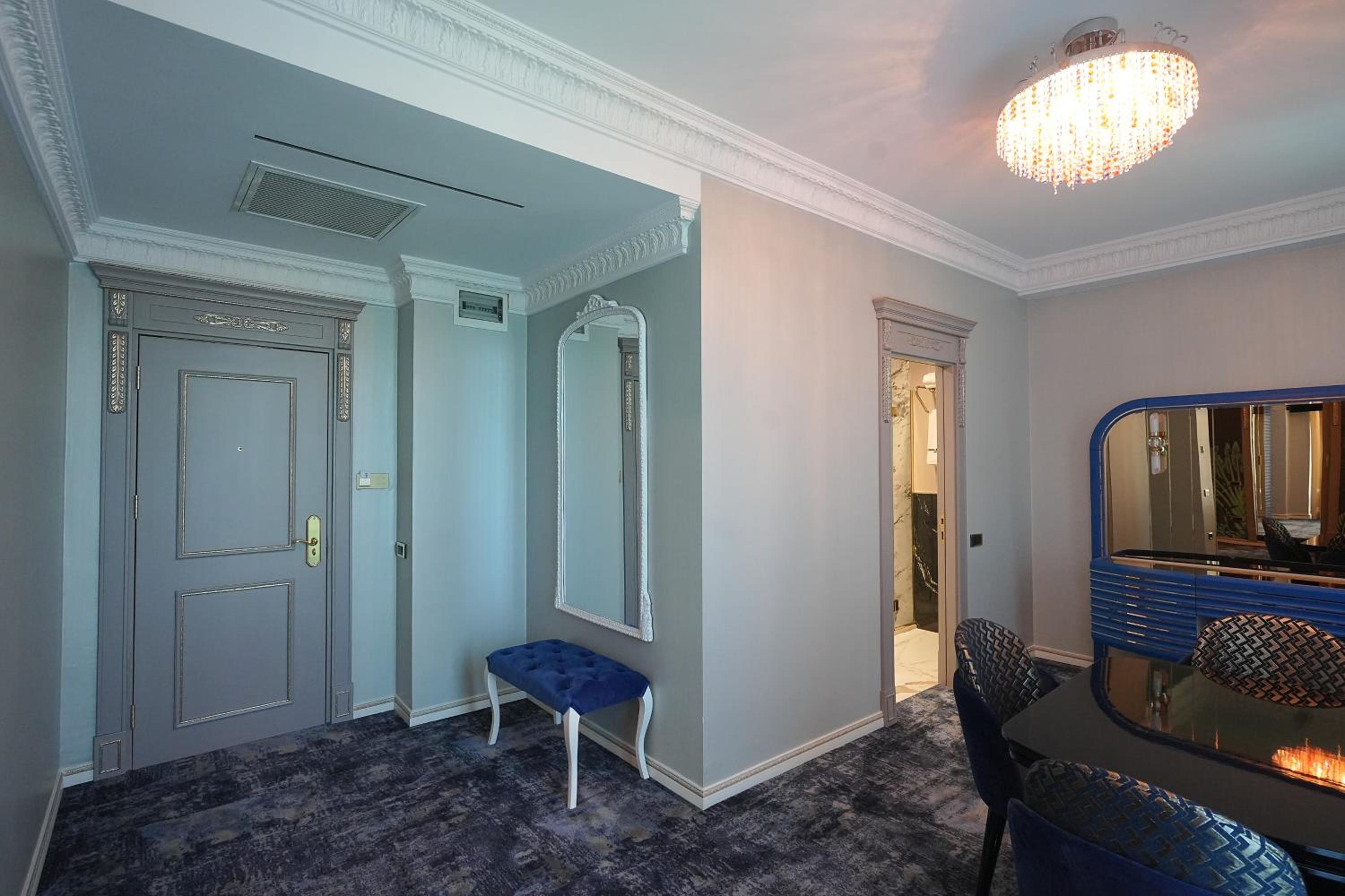Deluxe Suite - Photo 7