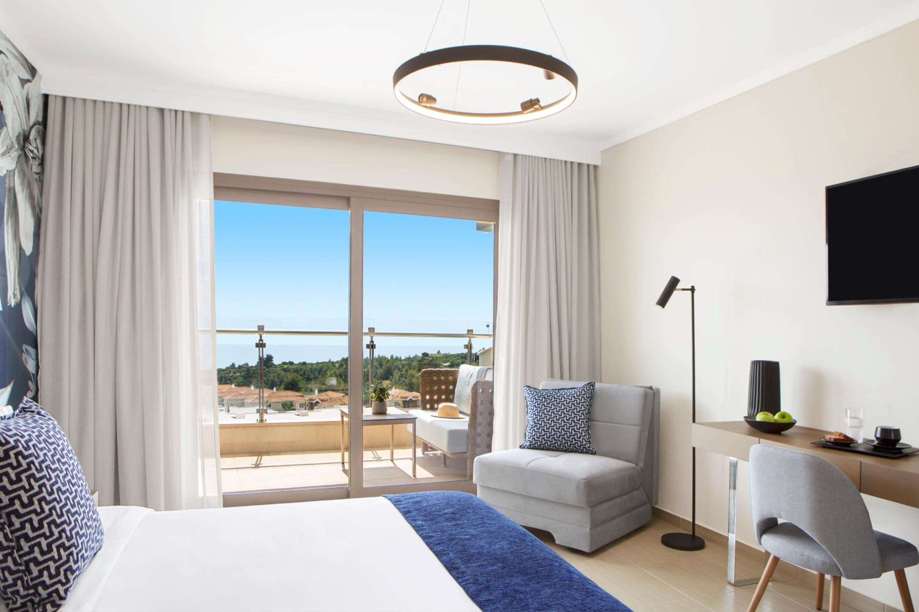 SUPERIOR ROOM WITH SEASIDE VIEW photo 2