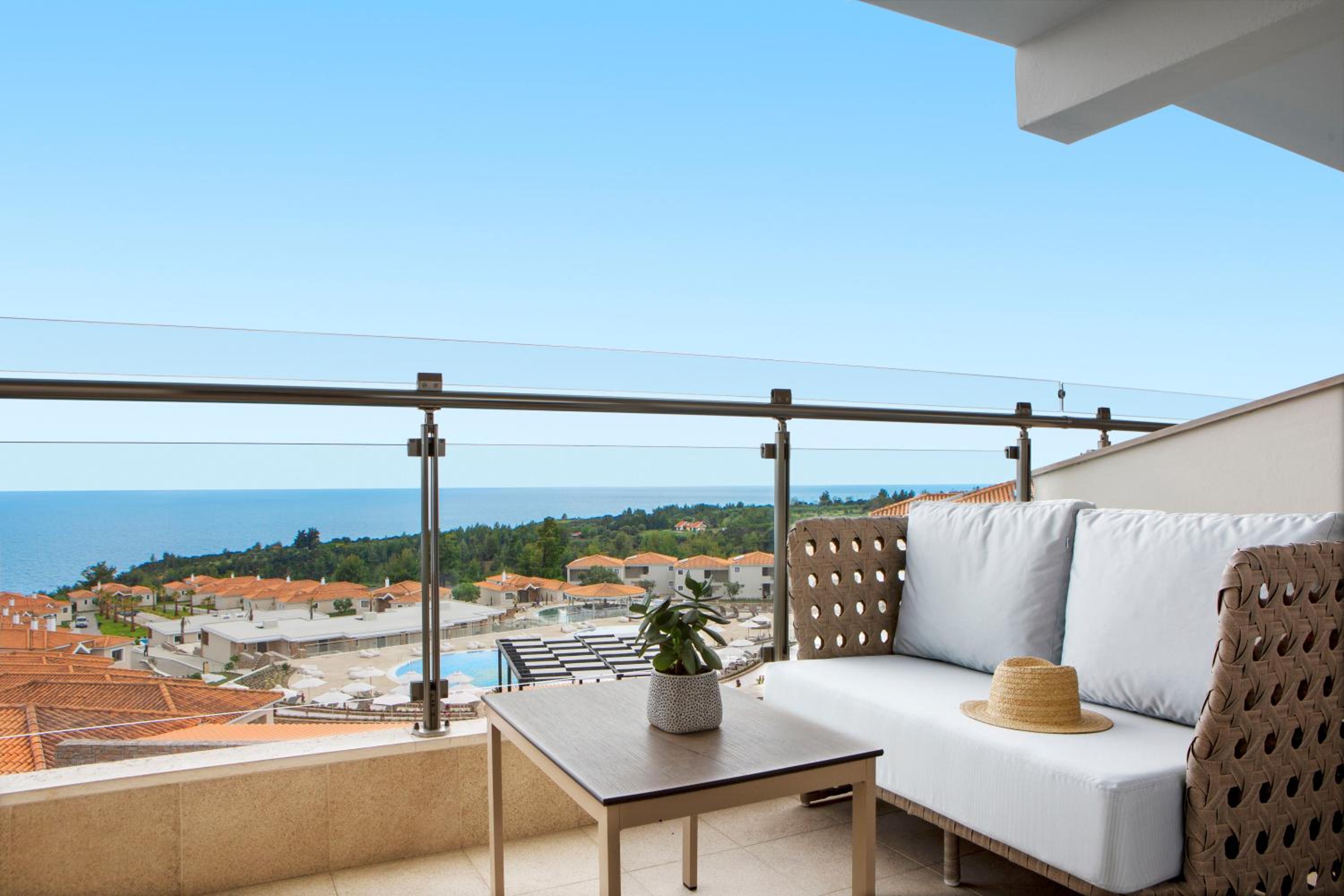 Deluxe Triple Room With Sea View