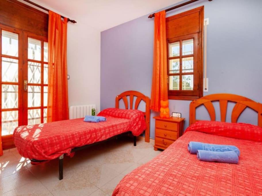 Four-Bedroom House photo 2