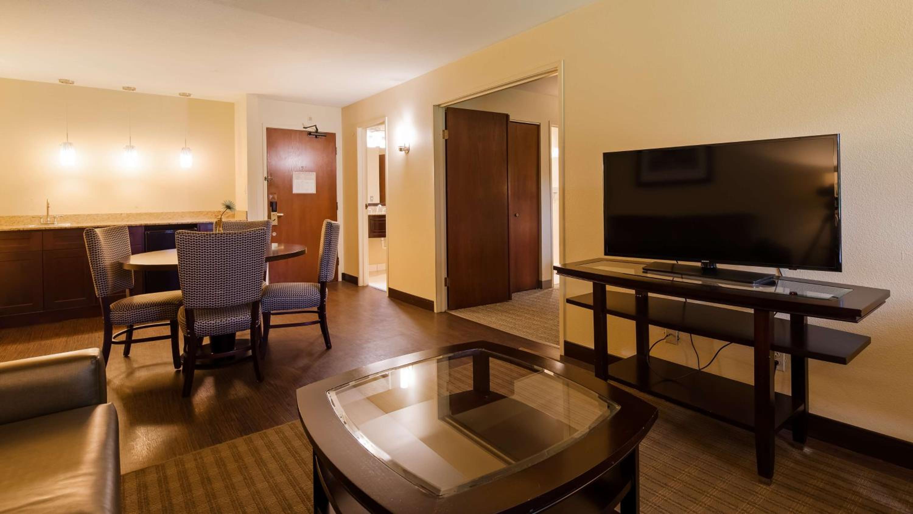 King Room - Non-Smoking - Photo 2