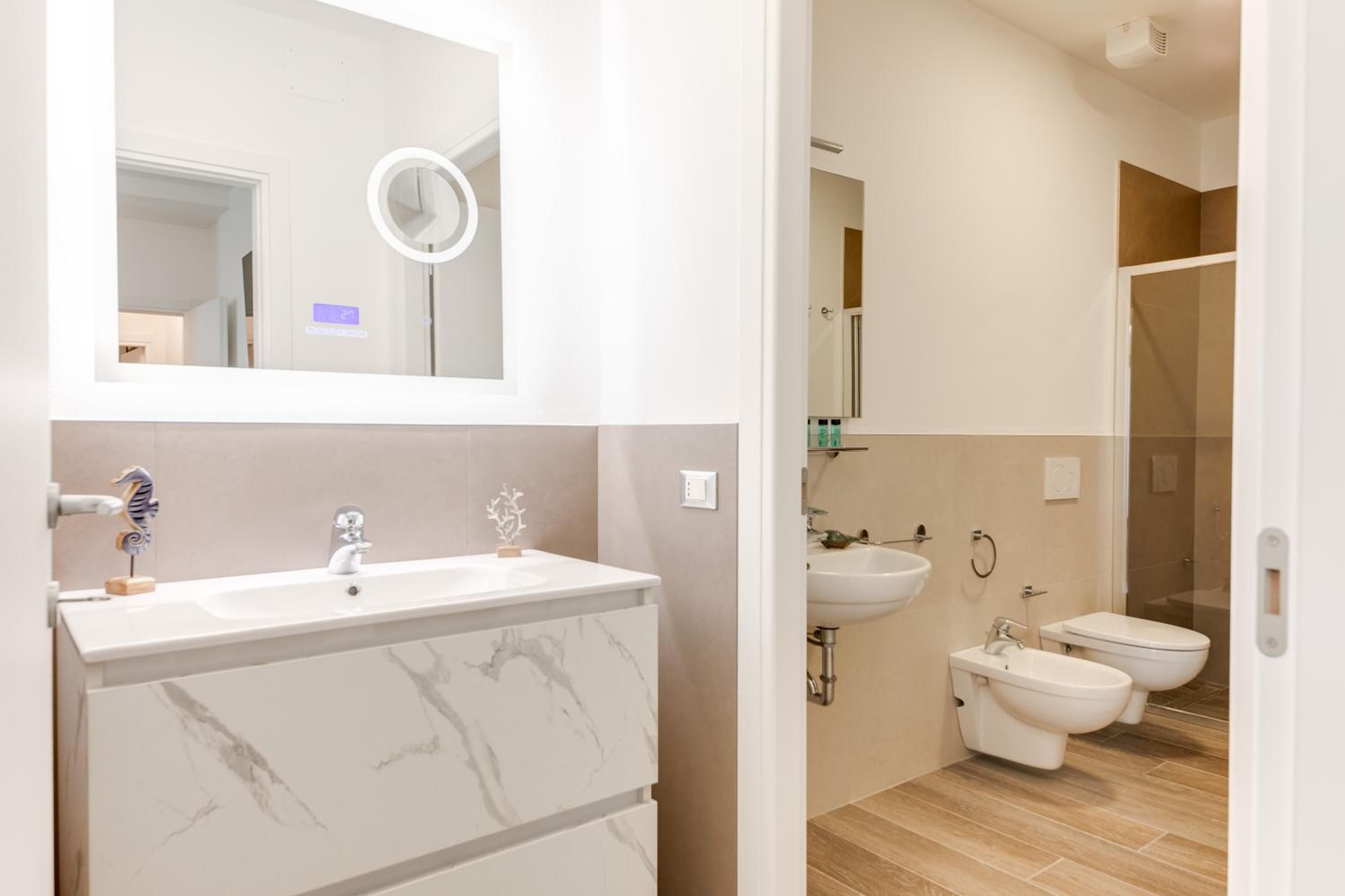 Two Bedroom Apartment with Garden photo 2