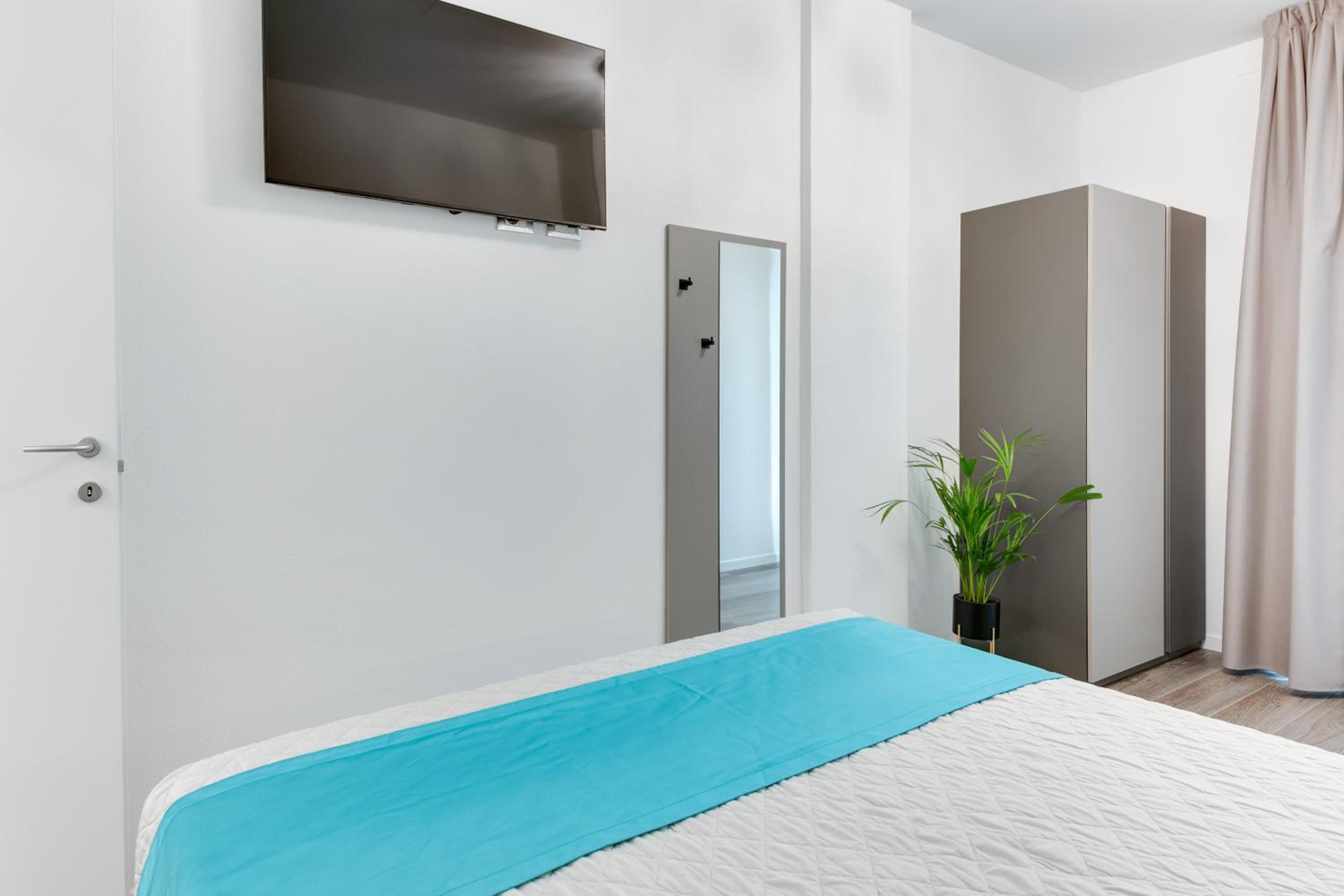 Two Bedroom Apartment with Garden photo 3