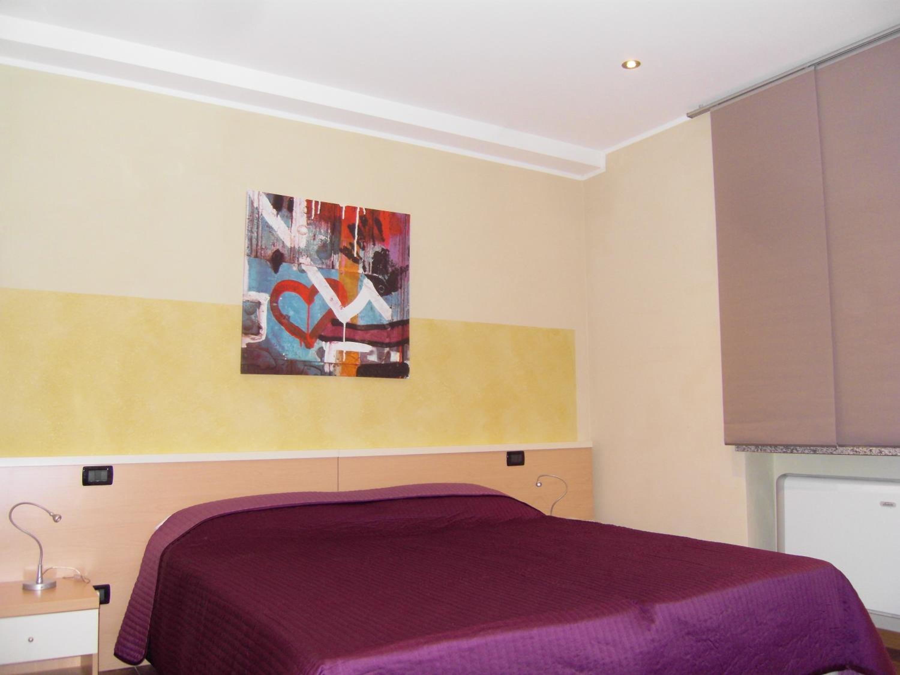 Double or Twin Room - Photo 10