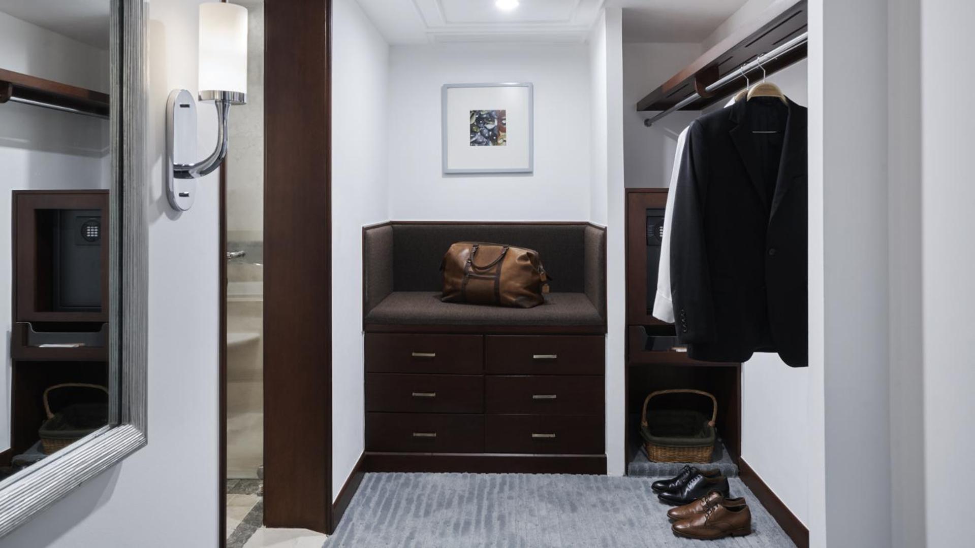 Premier Suite - Photo 6