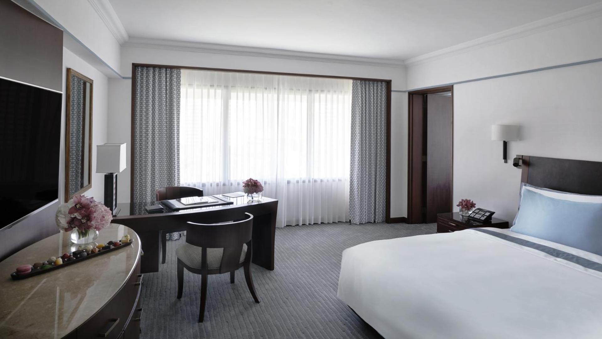 Premier Suite - Photo 7