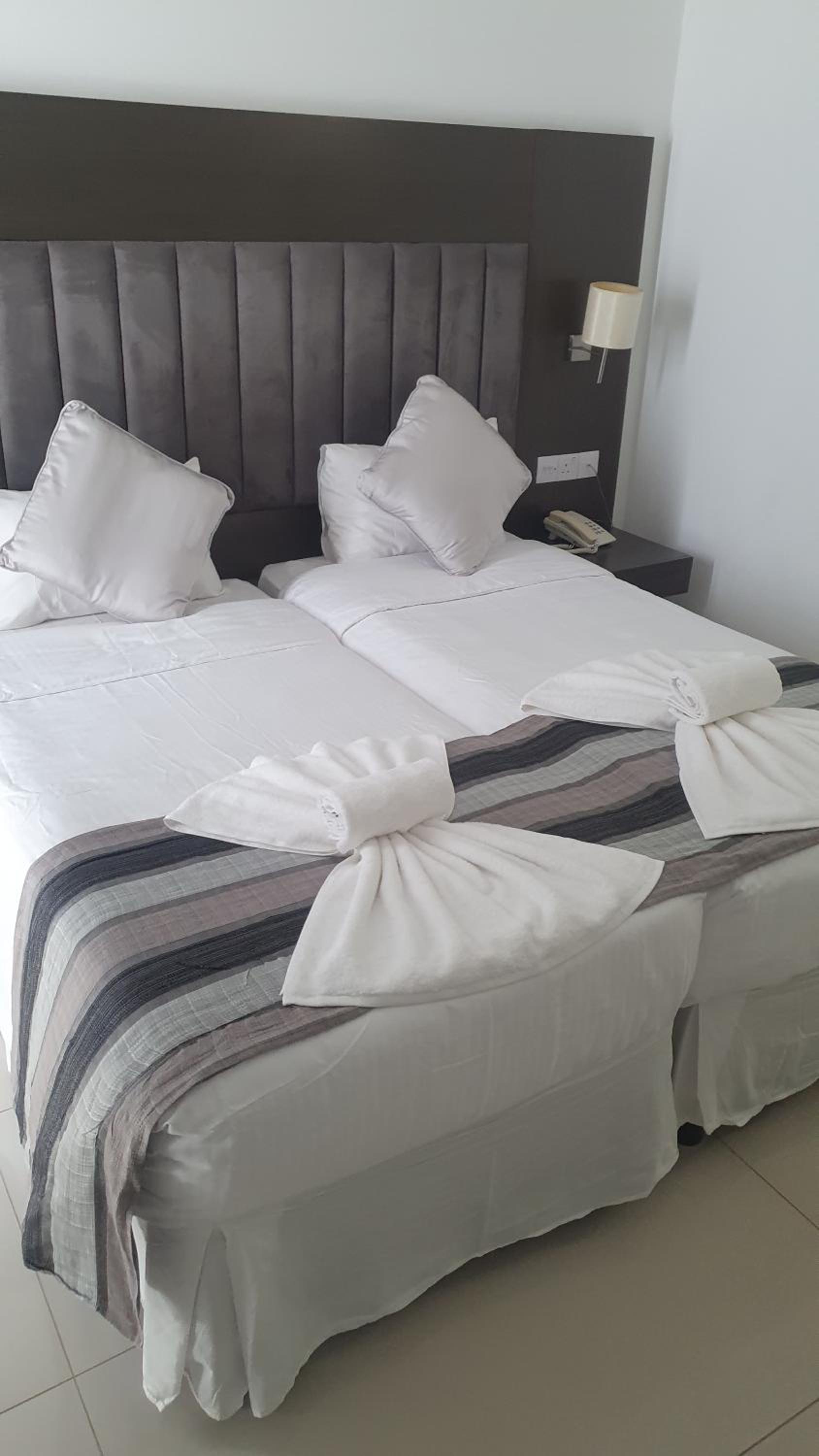 Double or Twin Room with Inland View photo 2