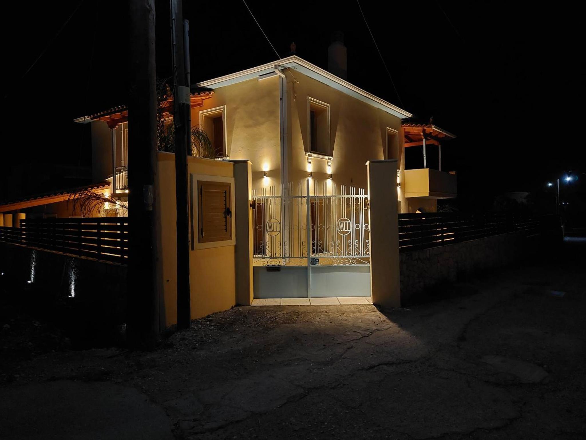 Two-Bedroom House photo 2