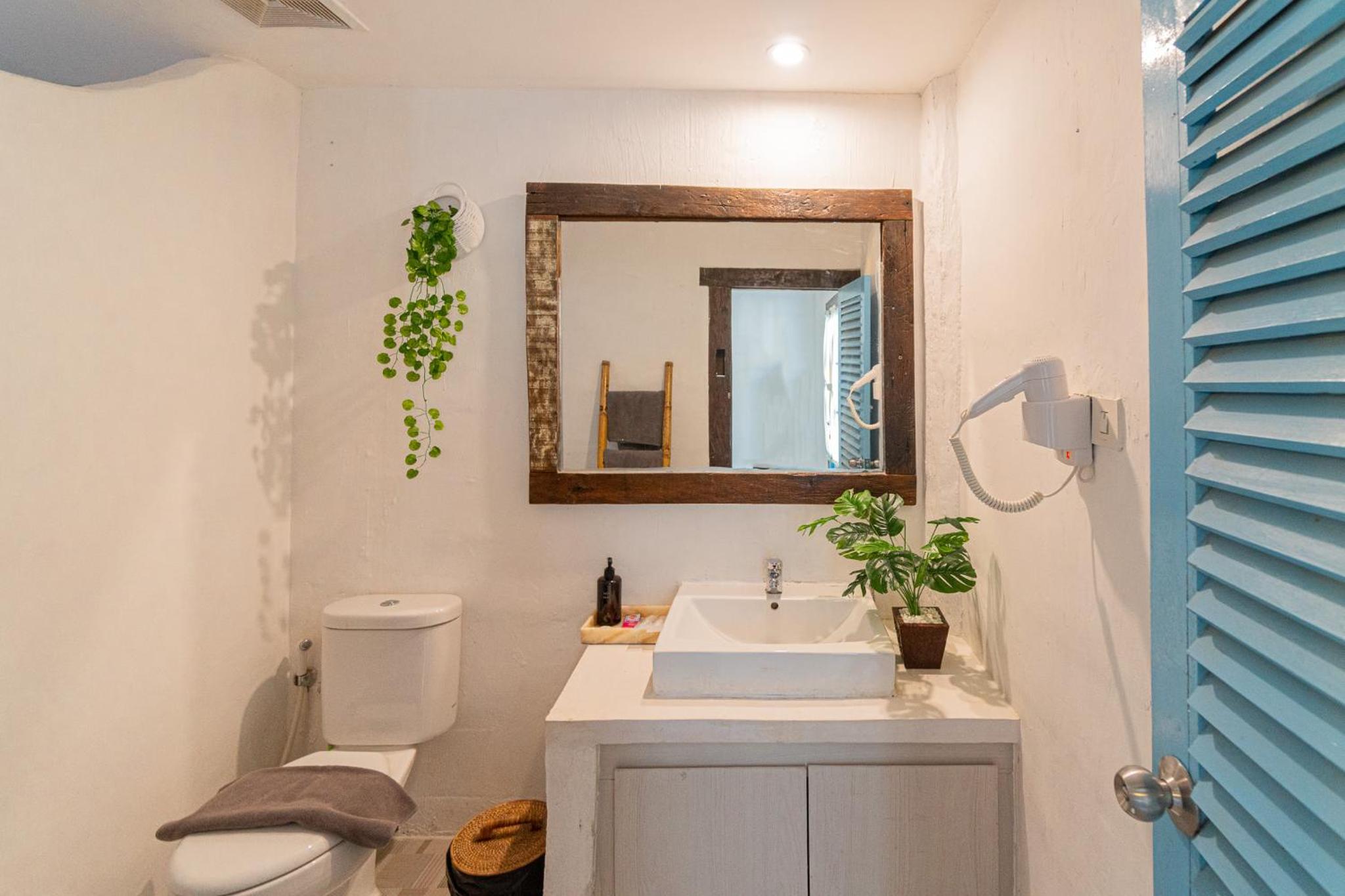 Double Room with Garden View - Photo 23