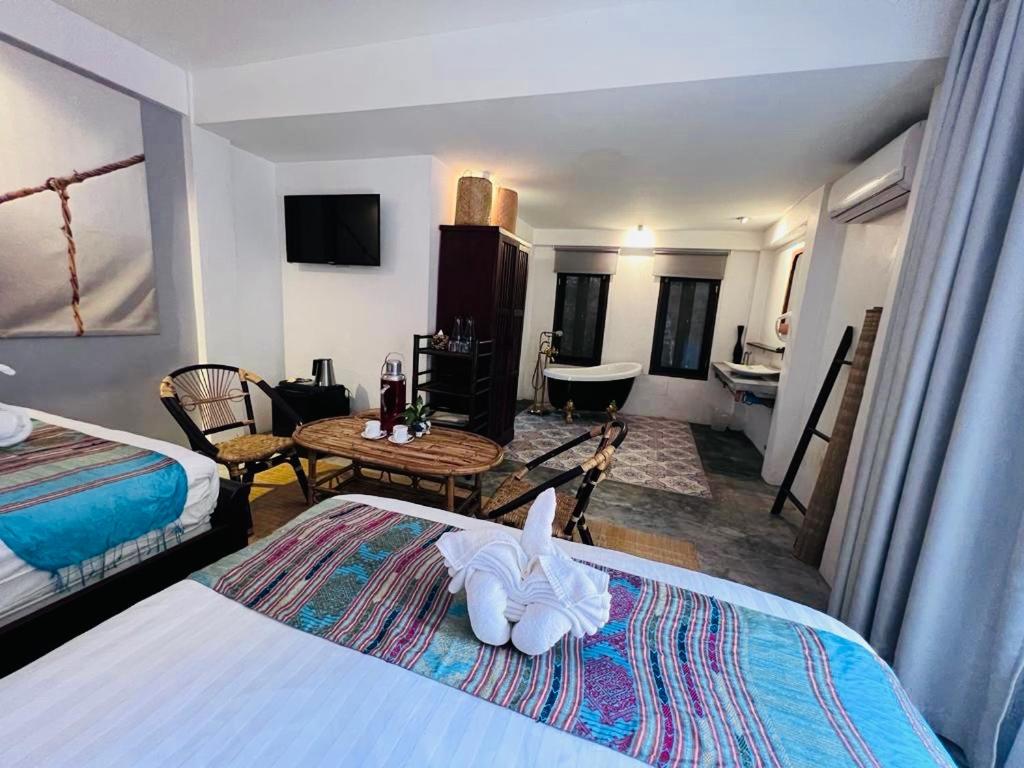 Standard Twin Room