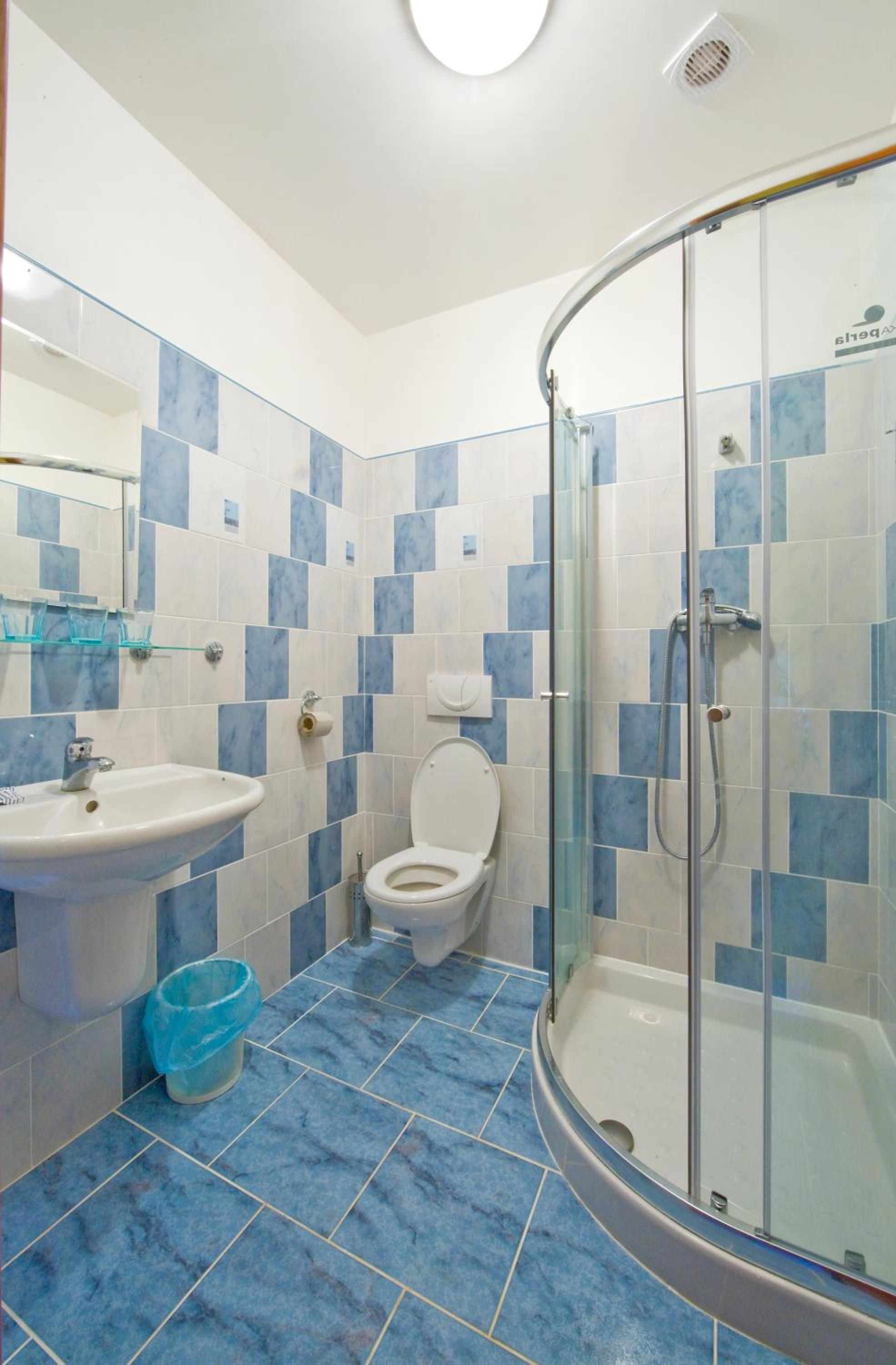 Twin Room - Photo 5