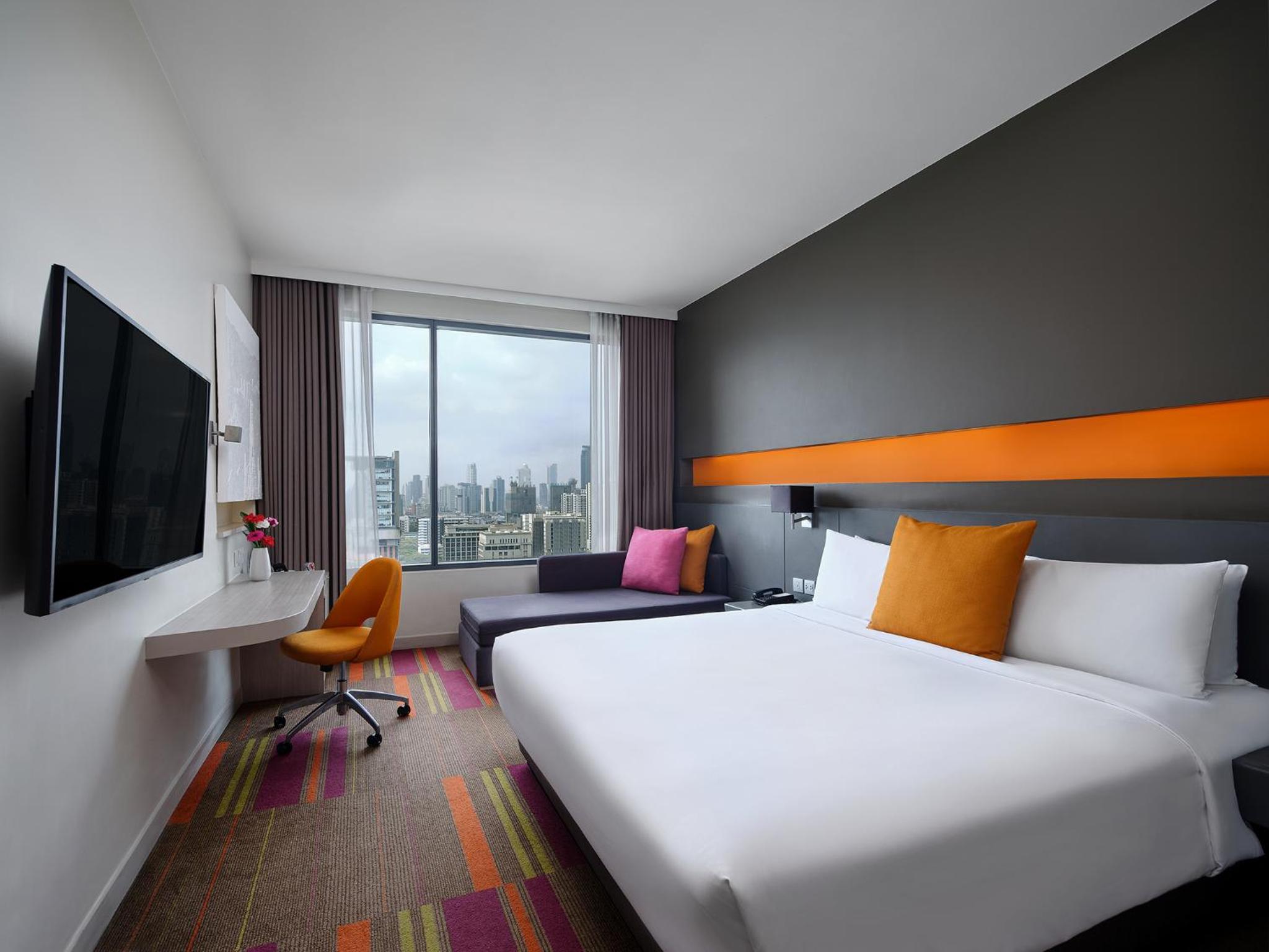 Deluxe Room with 1 queen bed, High floor